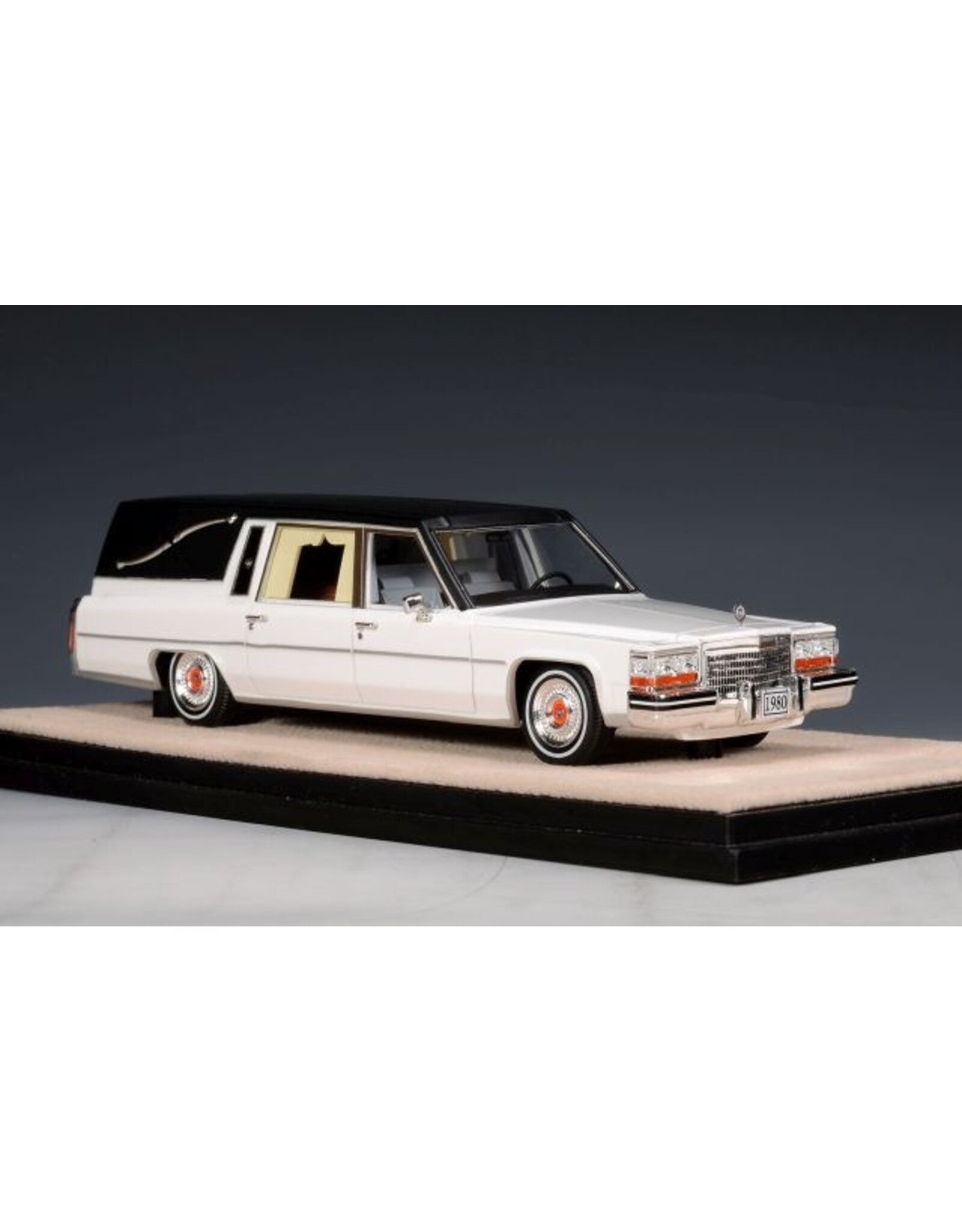 Cadillac by Superior Coach Corporation Cadillac Superior Hearse(1980)white