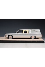 Cadillac by Superior Coach Corporation Cadillac Superior Hearse(1980)silver