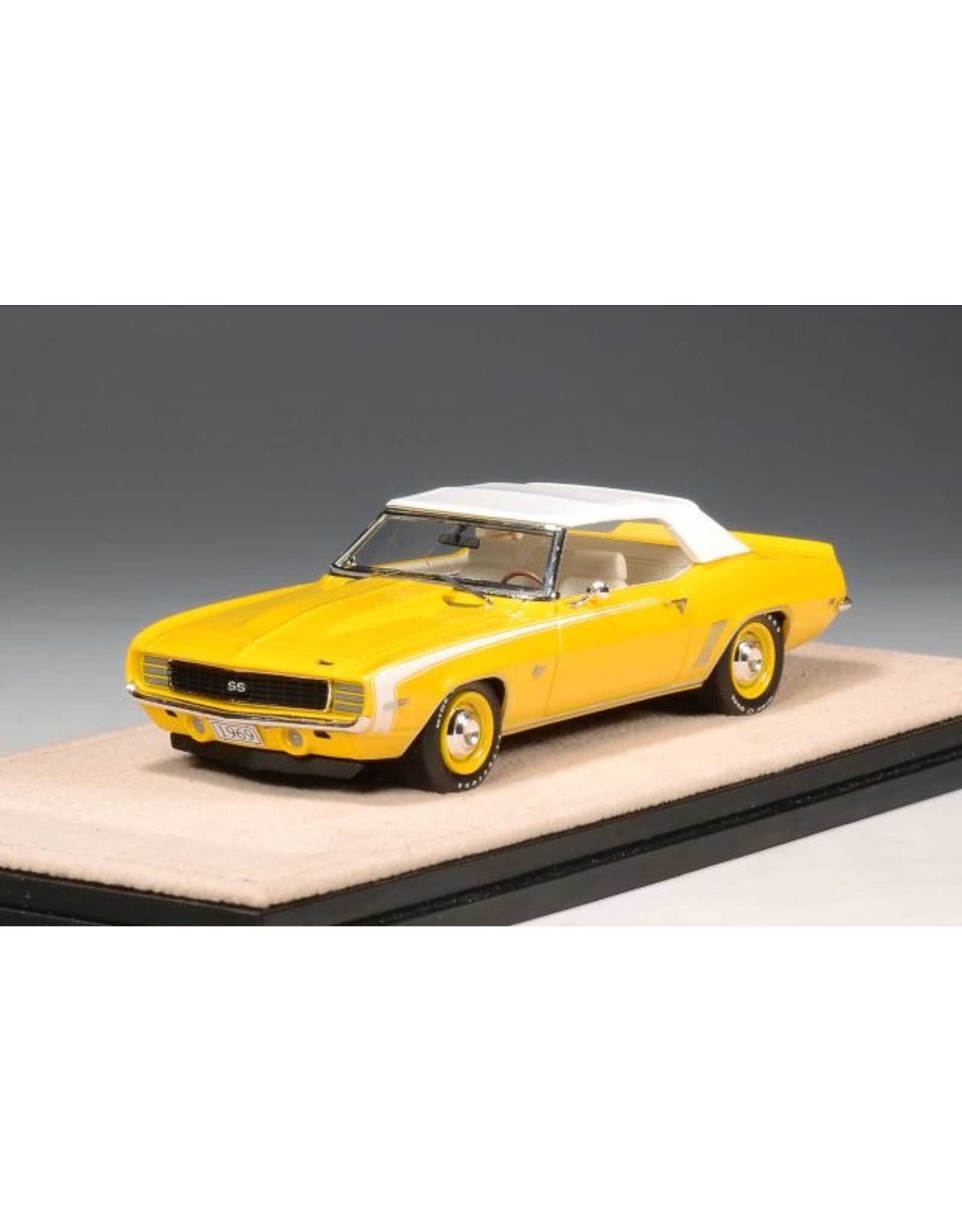 Chevrolet Chevrolet Camaro RS SS Convertible(closed  roof)1969(Daytona yellow)