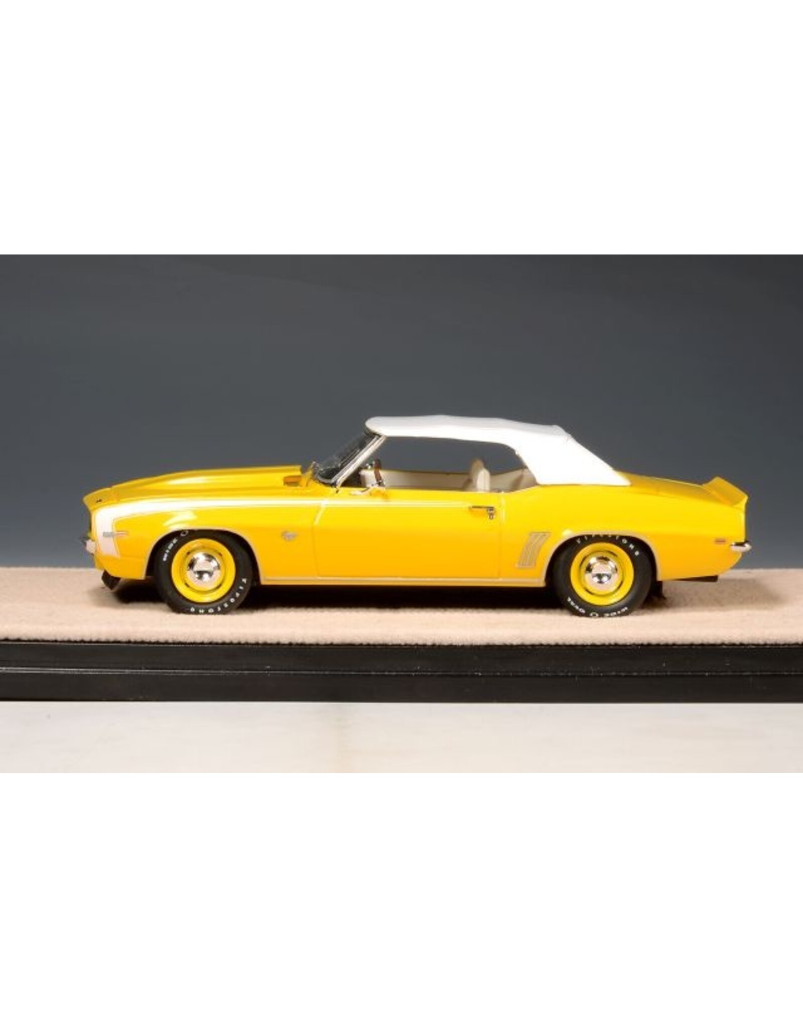 Chevrolet Chevrolet Camaro RS SS Convertible(closed  roof)1969(Daytona yellow)