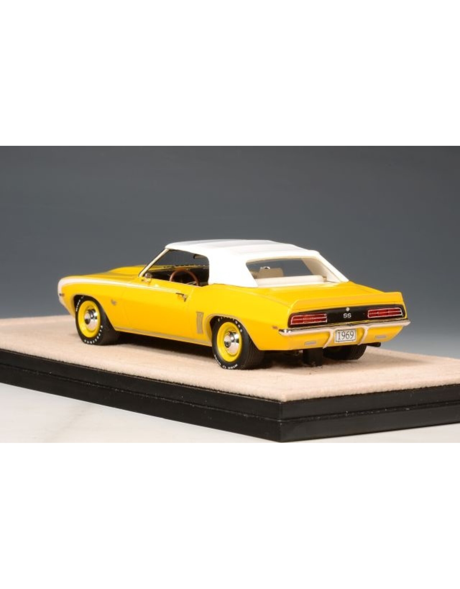 Chevrolet Chevrolet Camaro RS SS Convertible(closed  roof)1969(Daytona yellow)