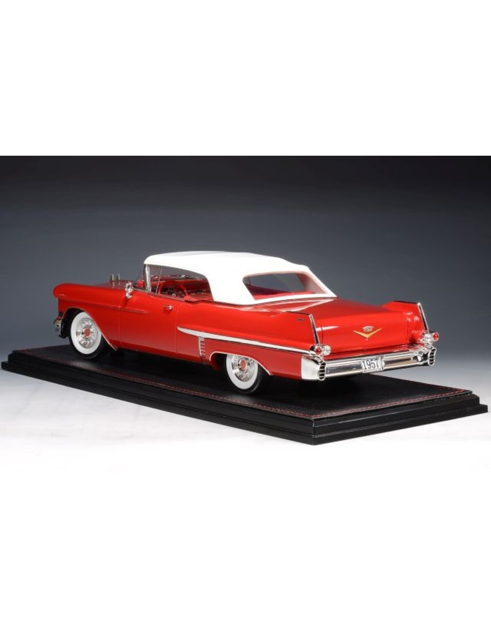 Cadillac(General Motors) Cadillac Series 62 convertible(closed roof)1957(Dakotah red)