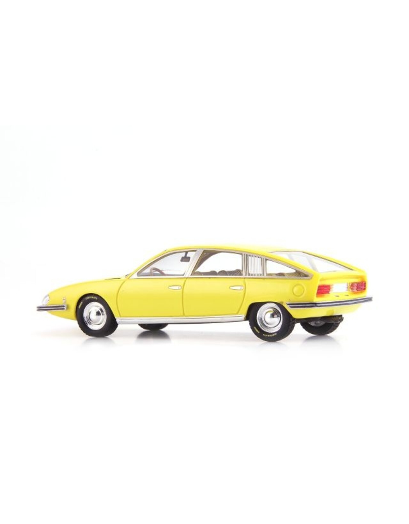 BMC(The British Motor Corporation Ltd) BMC 1800 Pininfarina Aerodynamica(Italy 1967)yellow