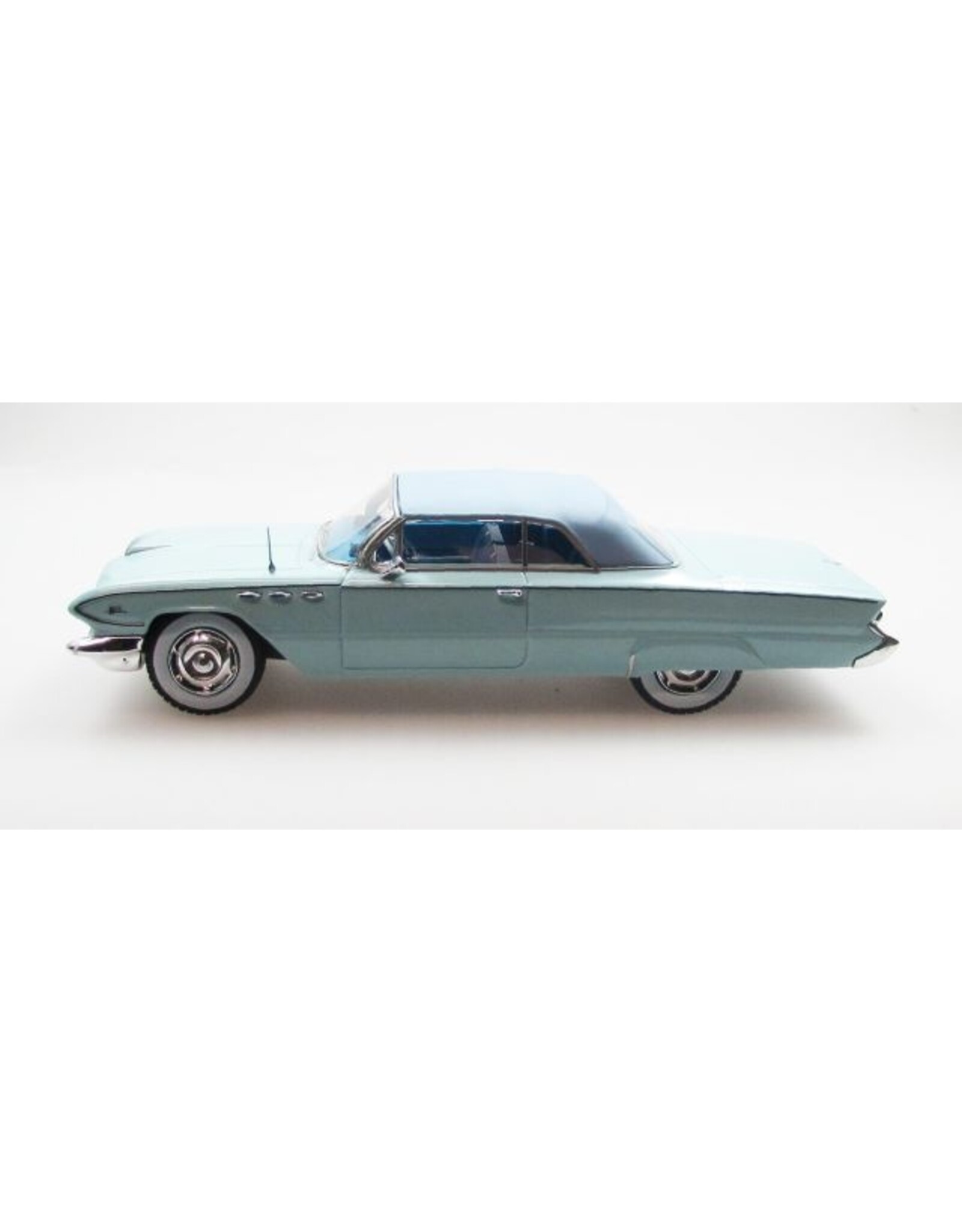 Buick Buick Le Sabre 2-doors cabriolet(1961)closed roof(light blue)