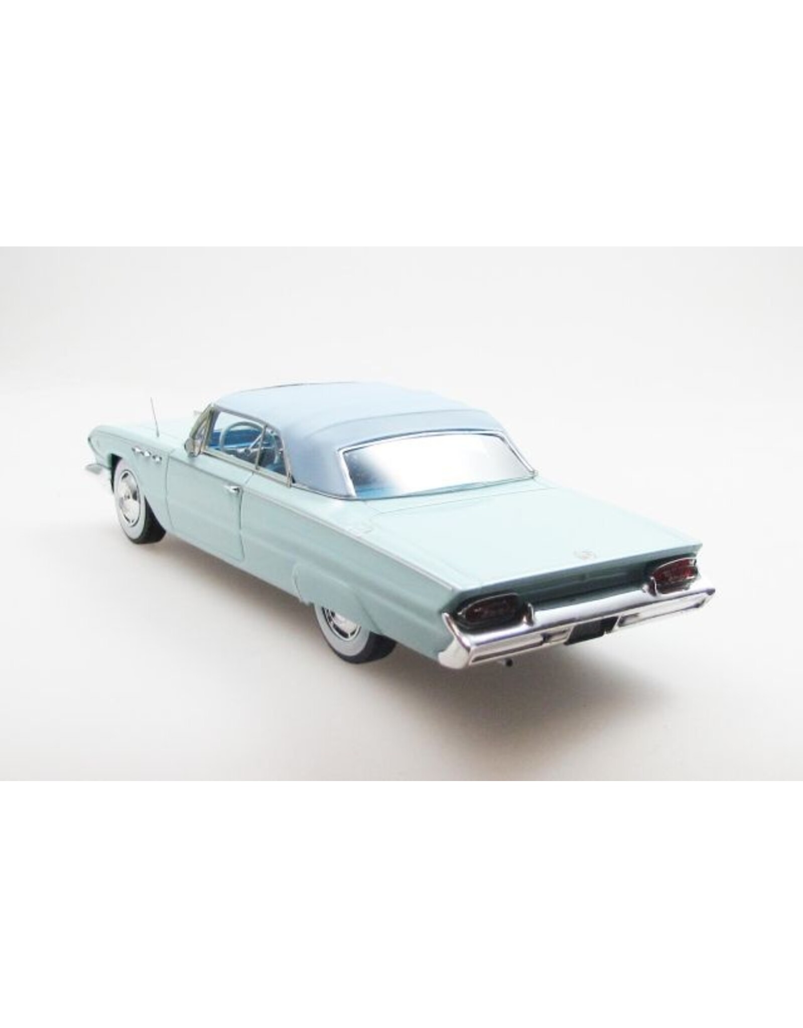 Buick Buick Le Sabre 2-doors cabriolet(1961)closed roof(light blue)