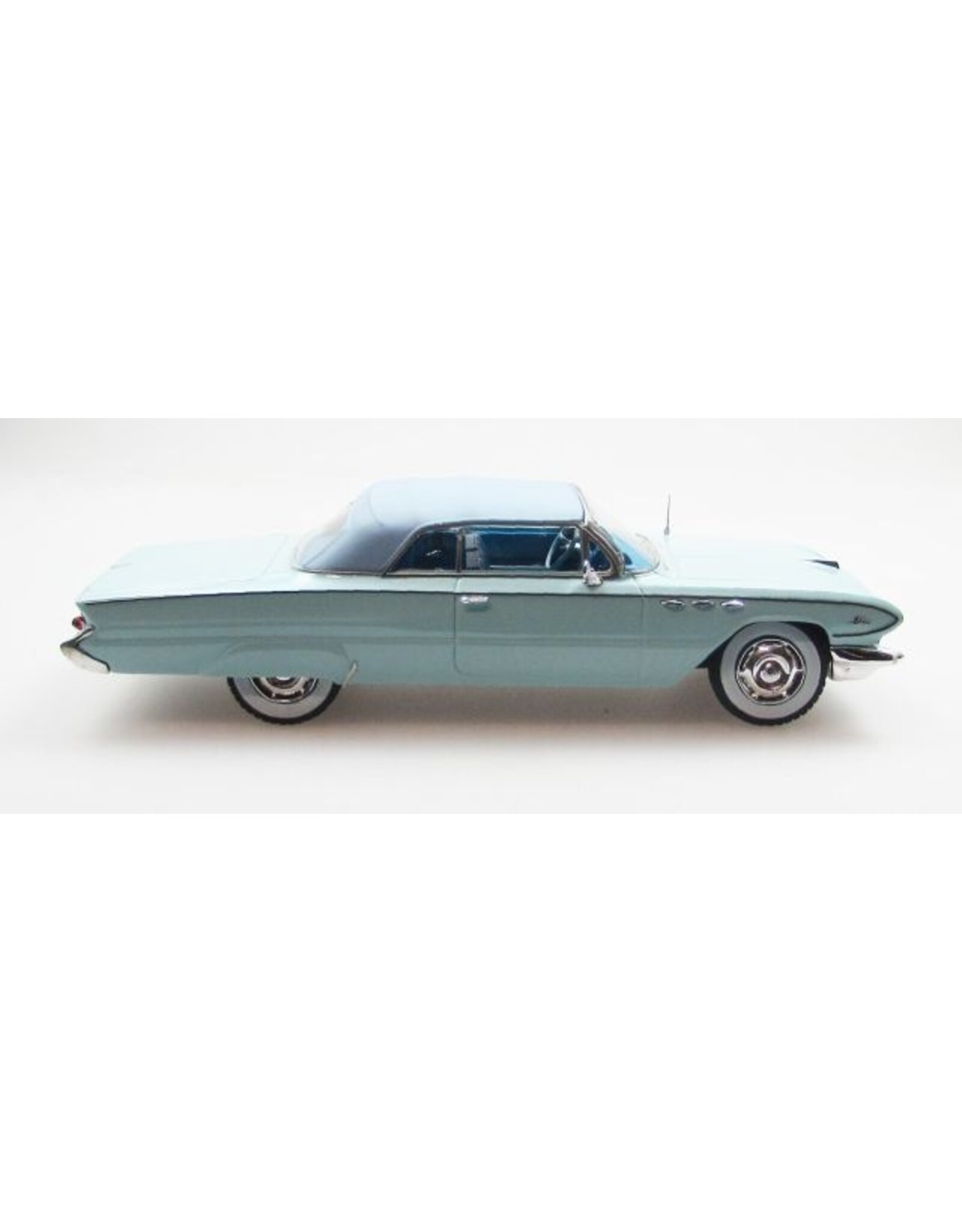 Buick Buick Le Sabre 2-doors cabriolet(1961)closed roof(light blue)