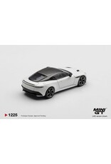 Aston Martin Aston Martin DBS(2024)Stratus white