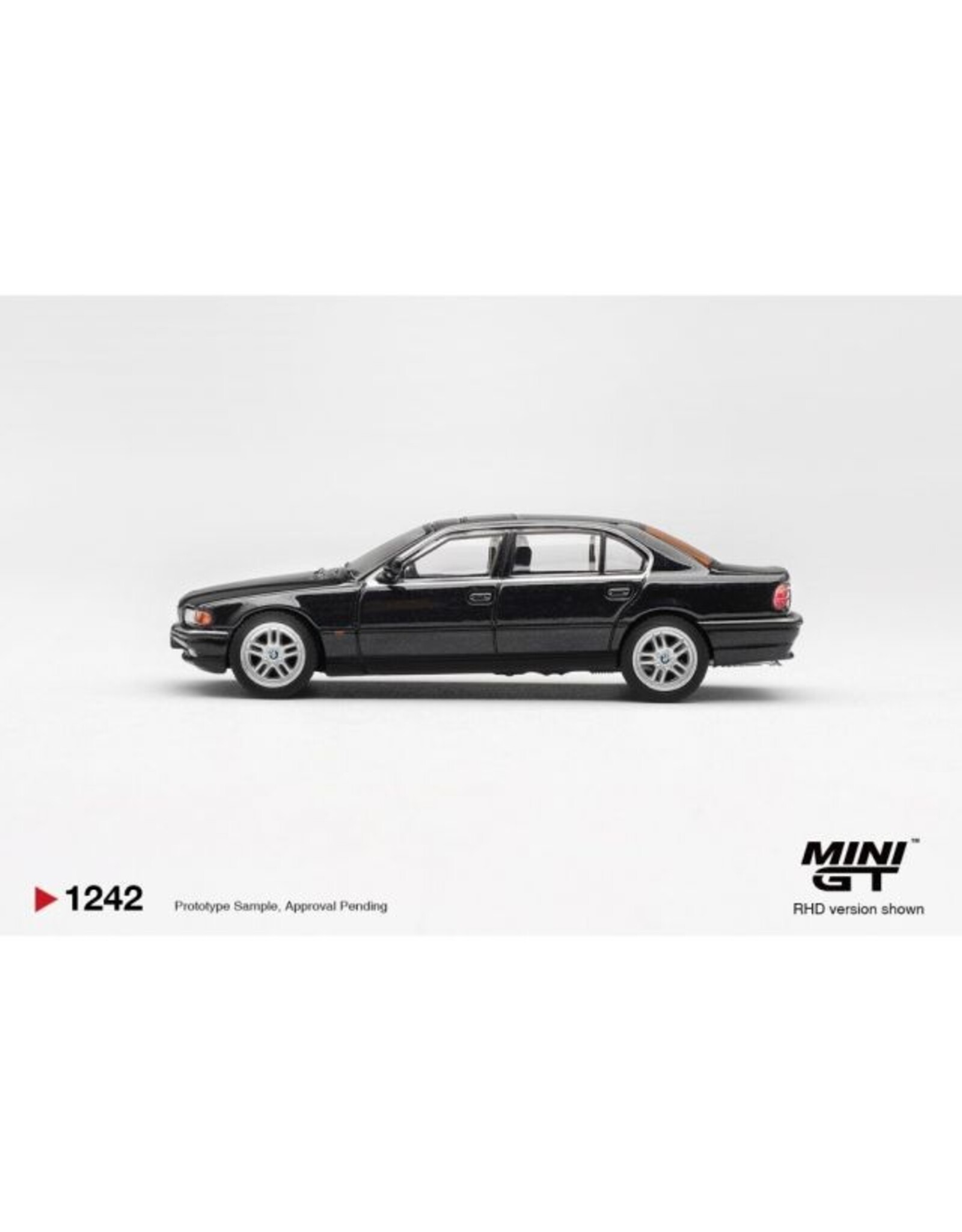 BMW BMW 750IL(E38)black sapphire(1999)