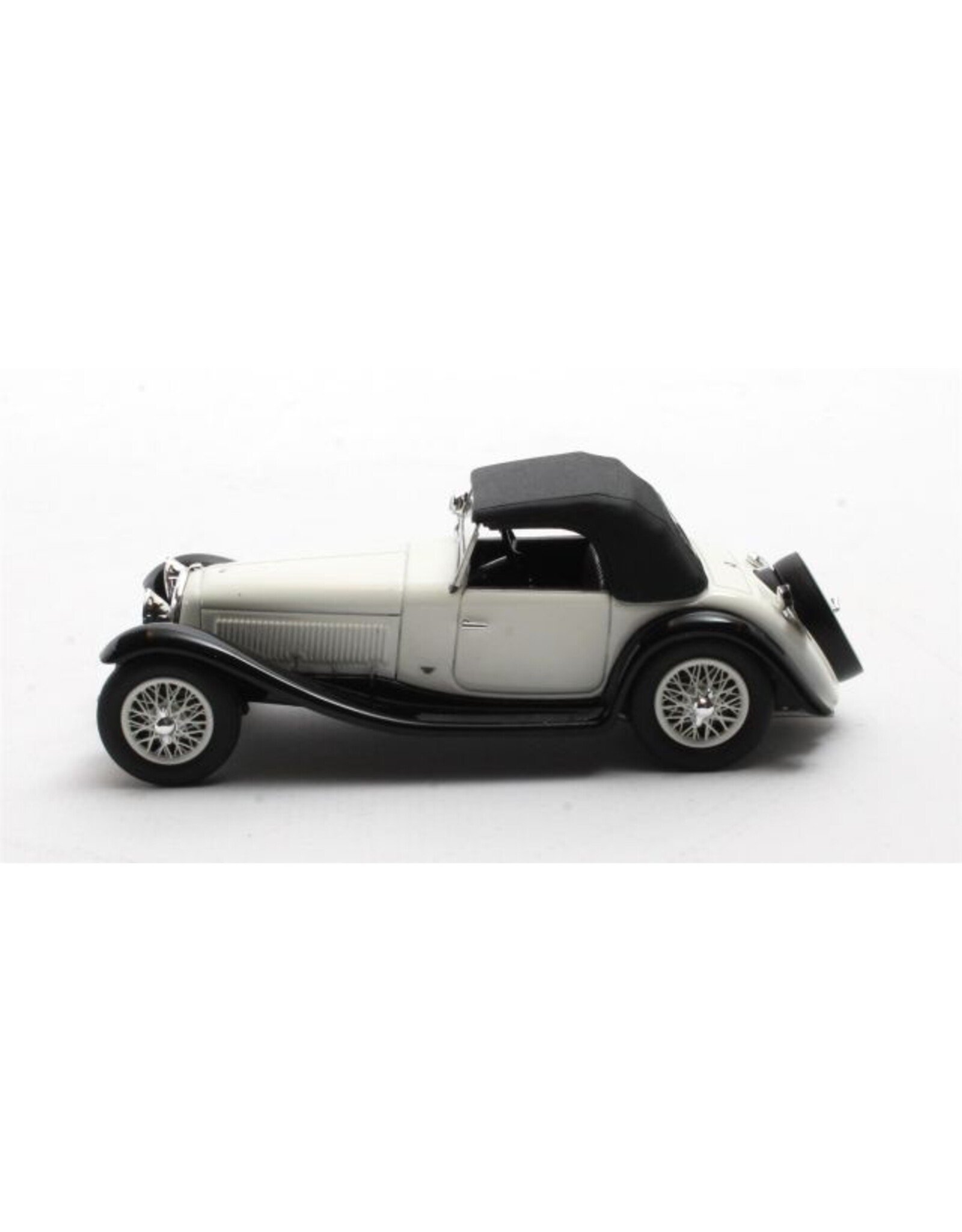 Alfa Romeo by Figoni Alfa Romeo 6C 1750SV Figoni(closed top)1932(black/white)