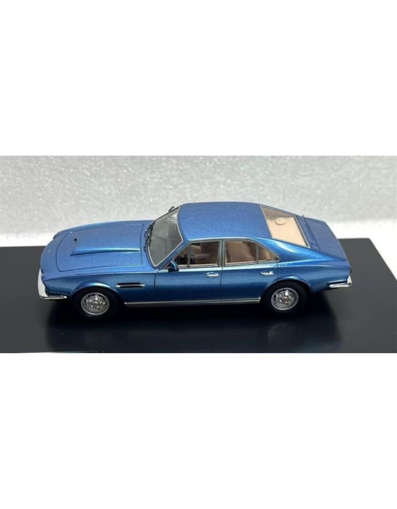 Aston Martin Lagonda Limited Aston Martin Lagonda S1(blue metallic)1974-75