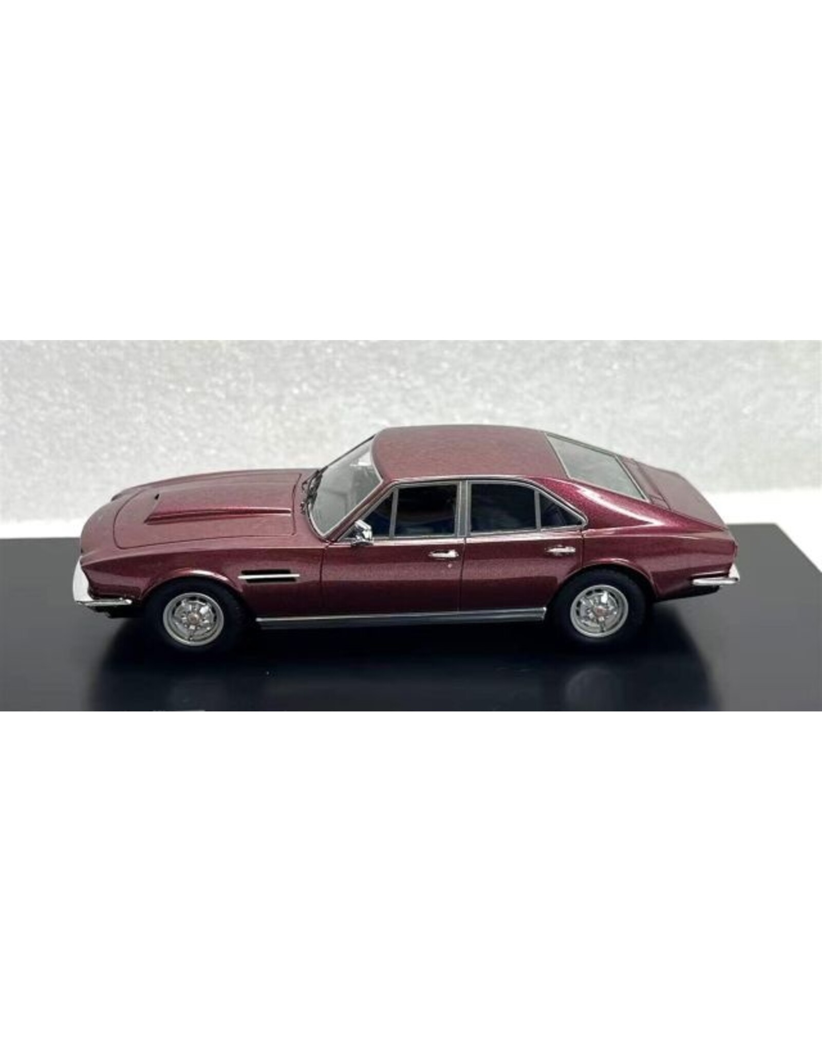 Aston Martin Lagonda Limited Aston Martin Lagonda S1(red metallic)1974-75
