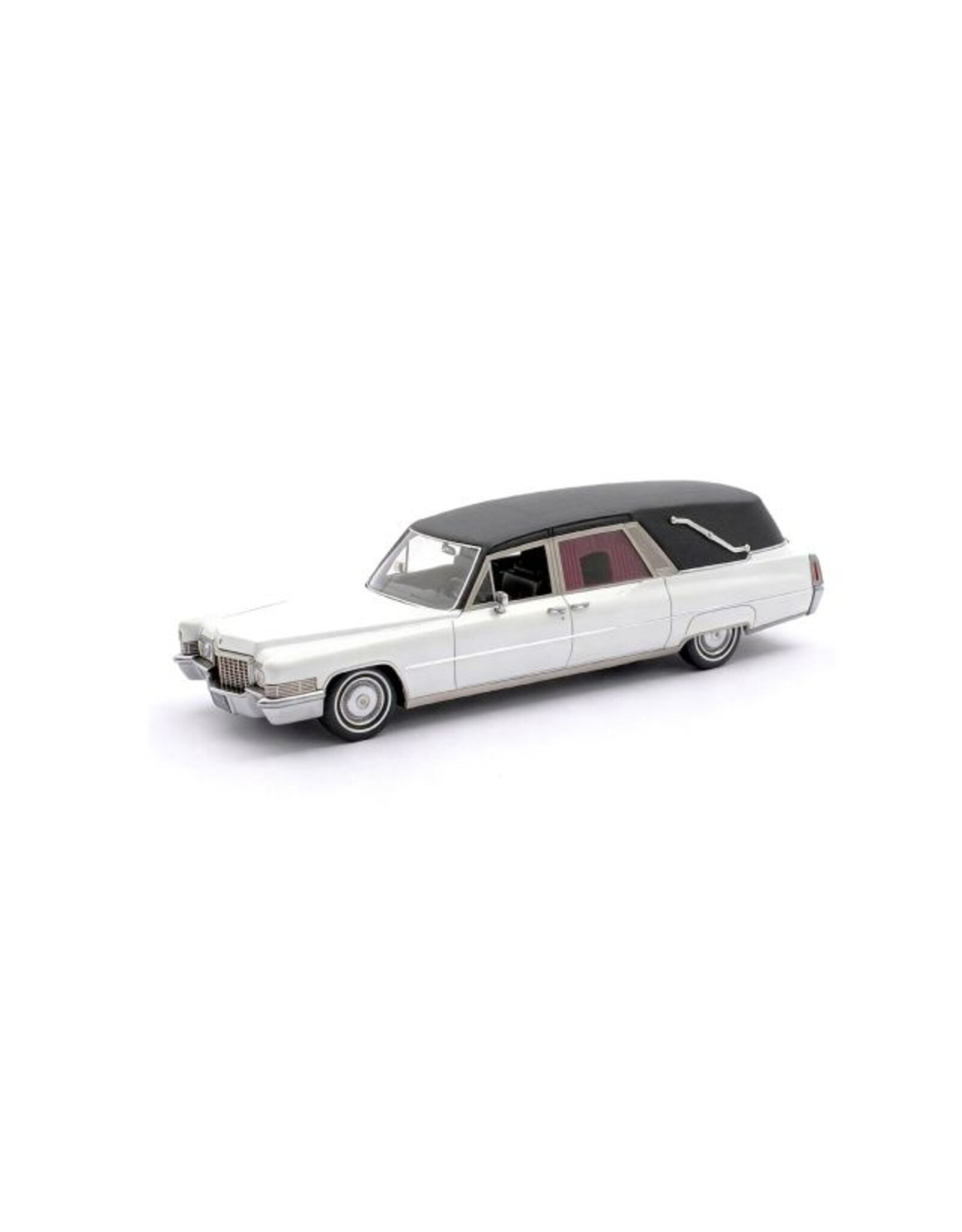 Cadillac by Superior Coach Corporation Caddilac Superior Funeral car('70)white