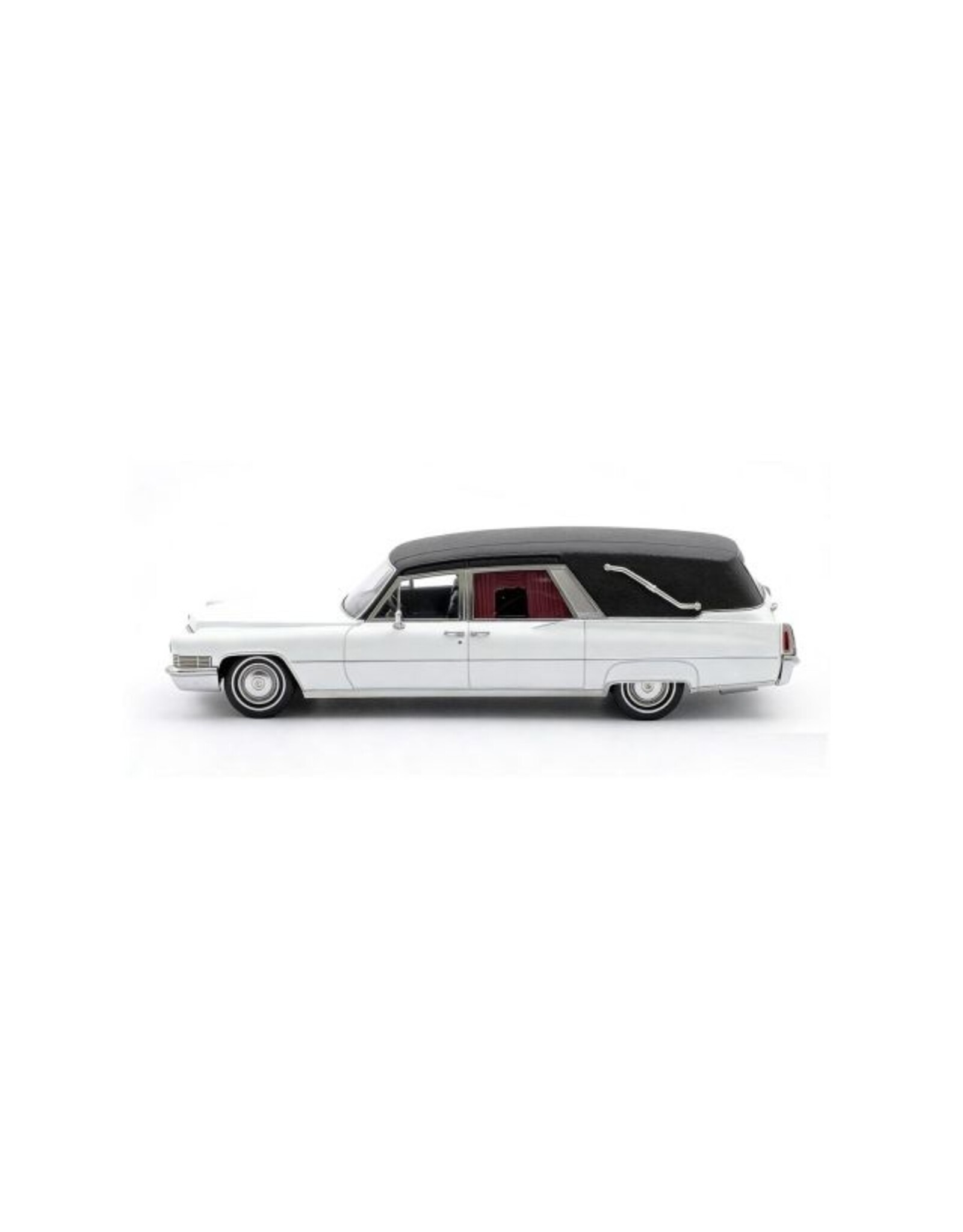 Cadillac by Superior Coach Corporation Caddilac Superior Funeral car('70)white
