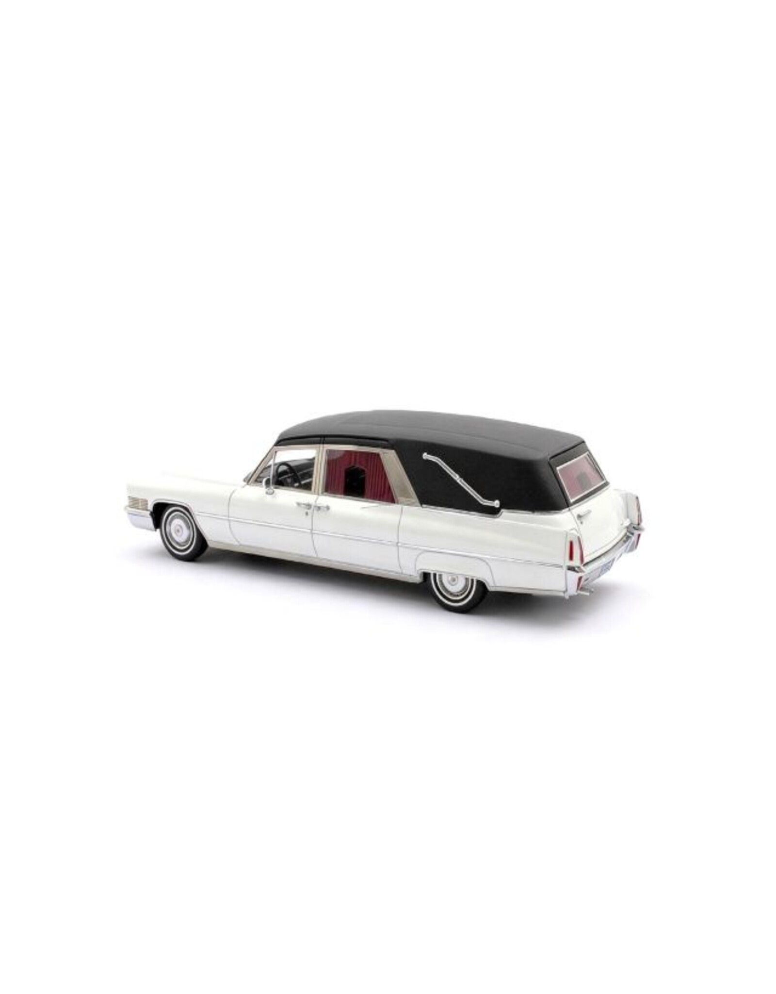 Cadillac by Superior Coach Corporation Caddilac Superior Funeral car('70)white