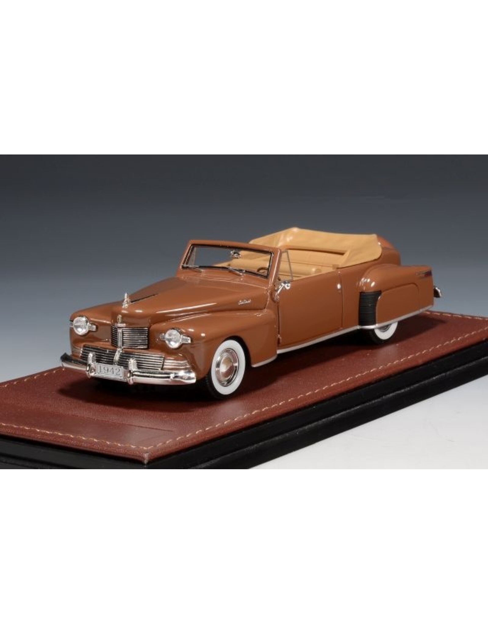 Lincoln Lincoln Continental cabriolet(1942)open roof(Chetwyn beige)