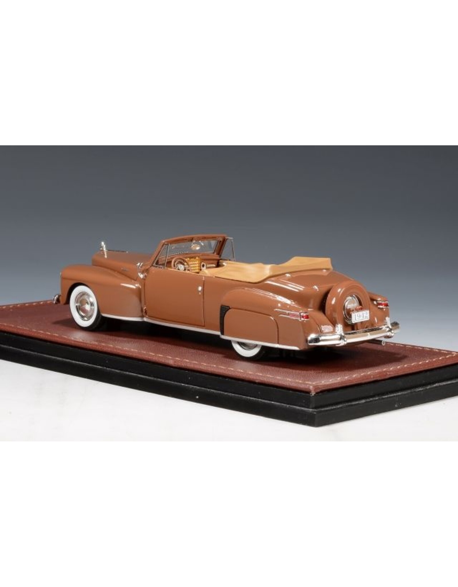 Lincoln Lincoln Continental cabriolet(1942)open roof(Chetwyn beige)