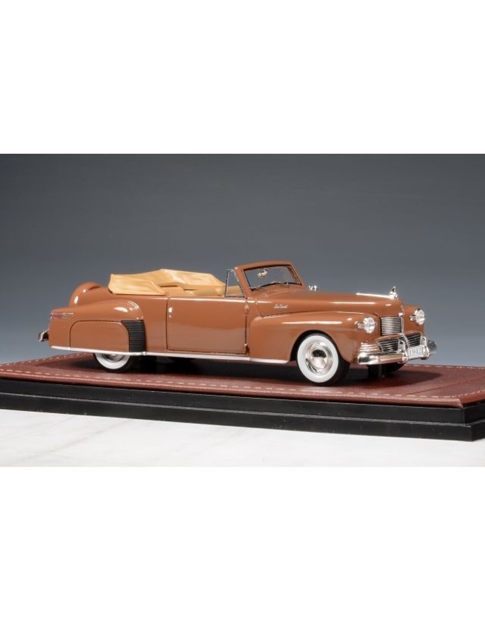 Lincoln Lincoln Continental cabriolet(1942)open roof(Chetwyn beige)