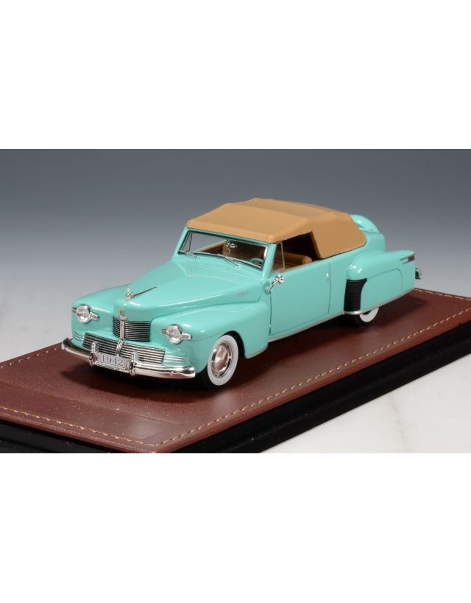 Lincoln Lincoln Continental cabriolet(1942)closed roof(Suwanee green)
