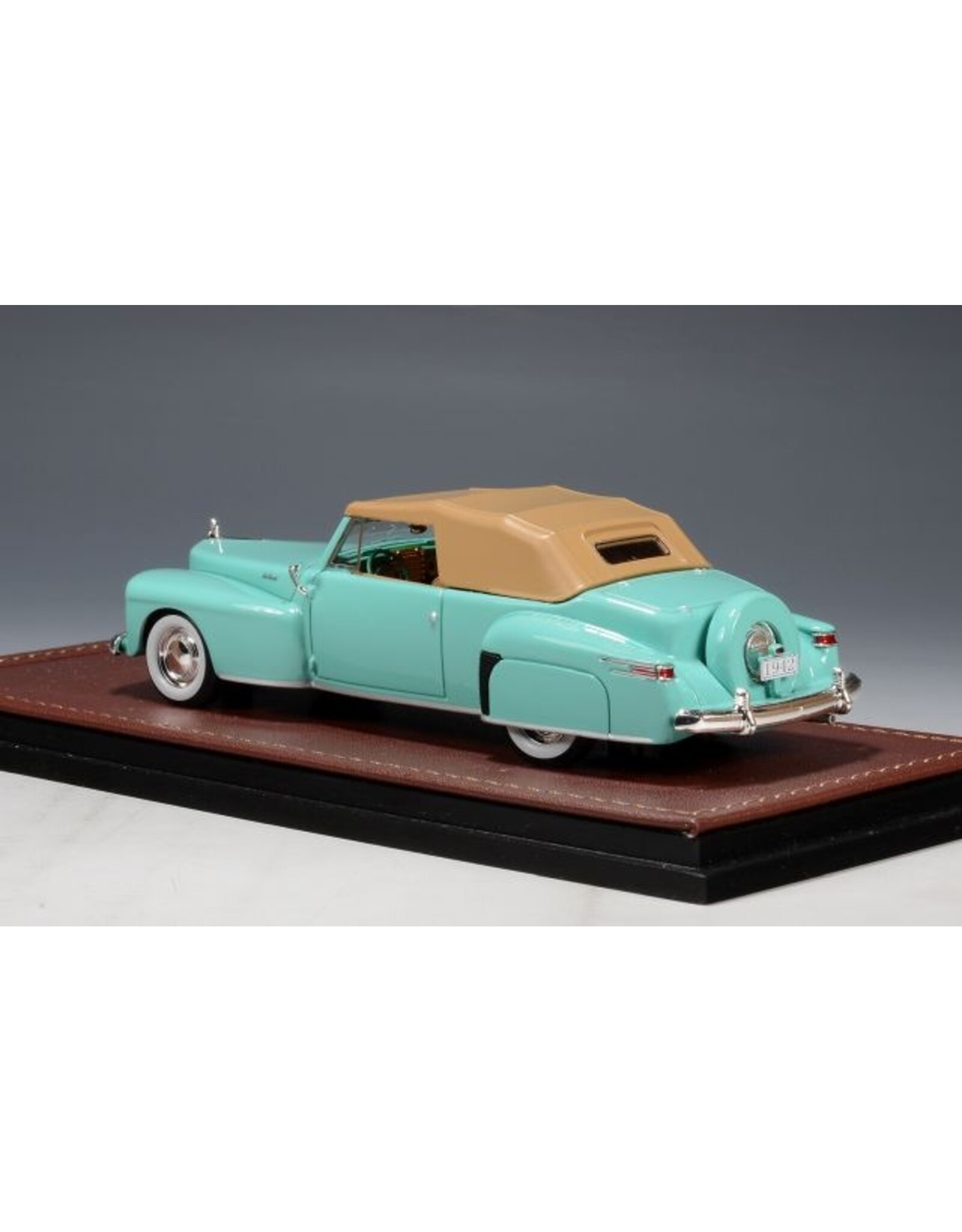 Lincoln Lincoln Continental cabriolet(1942)closed roof(Suwanee green)