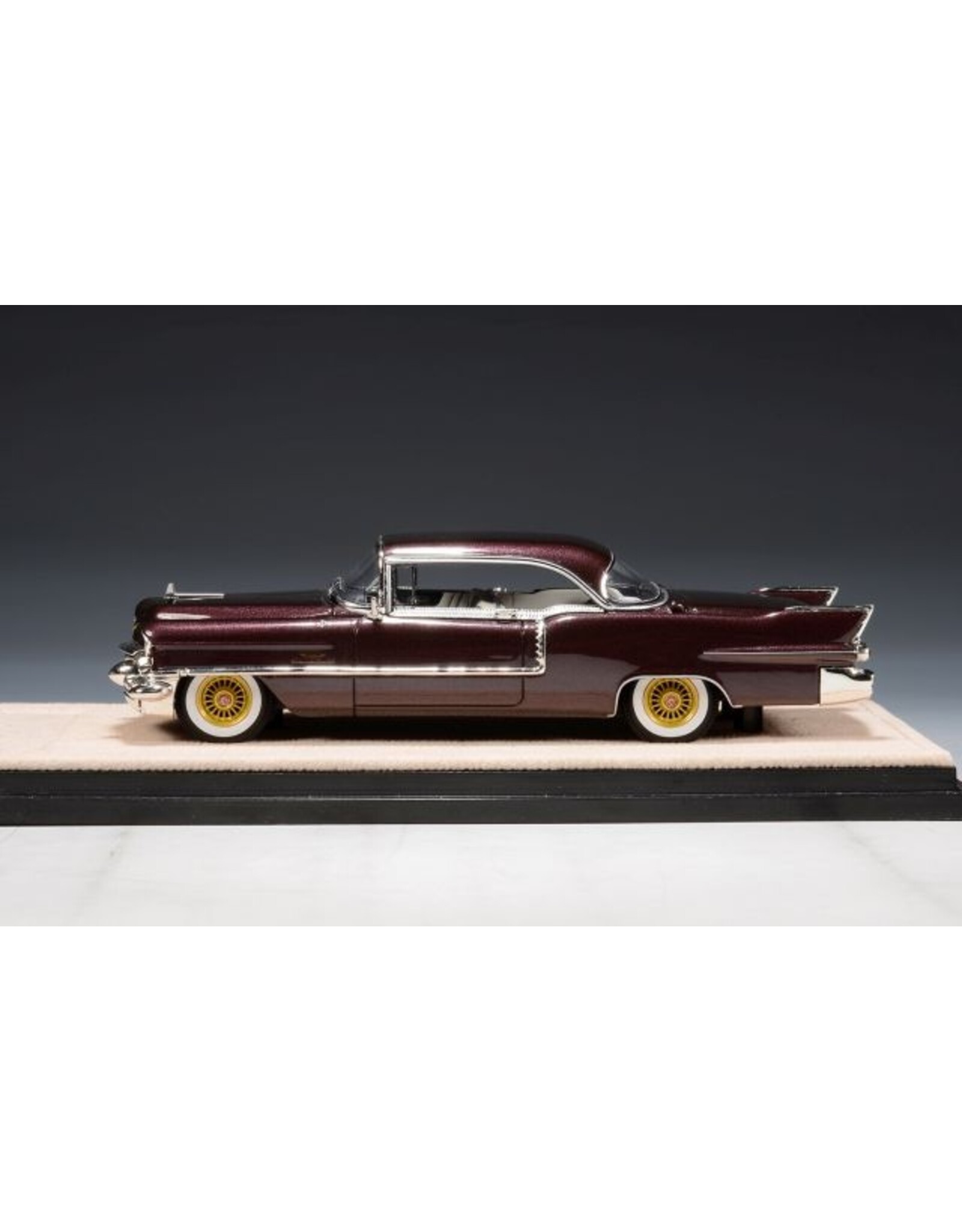 Cadillac(General Motors) Cadillac Eldorado Seville(1956)Chantilly maroon metallic