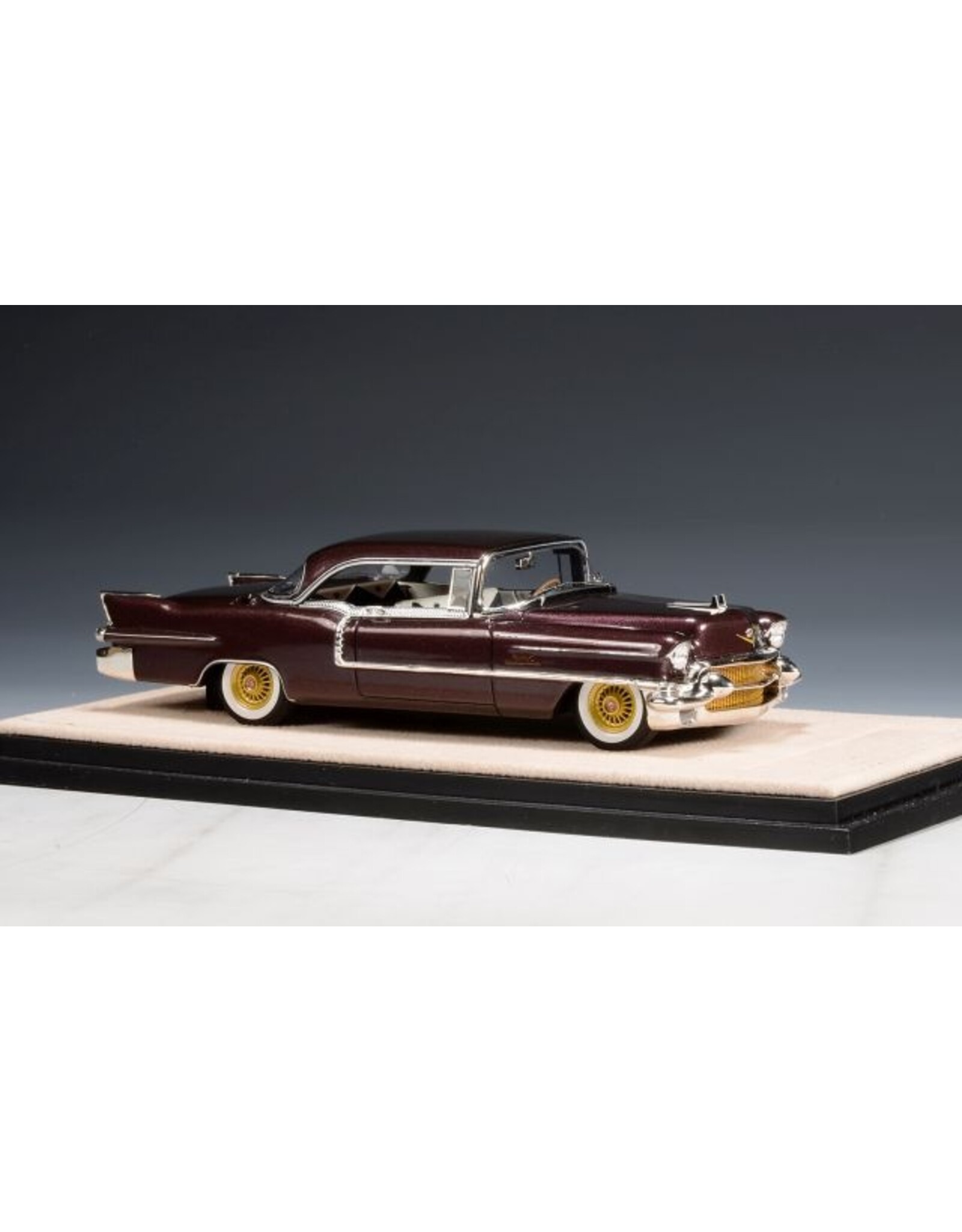 Cadillac(General Motors) Cadillac Eldorado Seville(1956)Chantilly maroon metallic