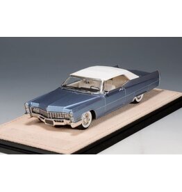 Cadillac(General Motors) Cadillac de Ville convertible(1967)closed roof(Marina blue metallic)