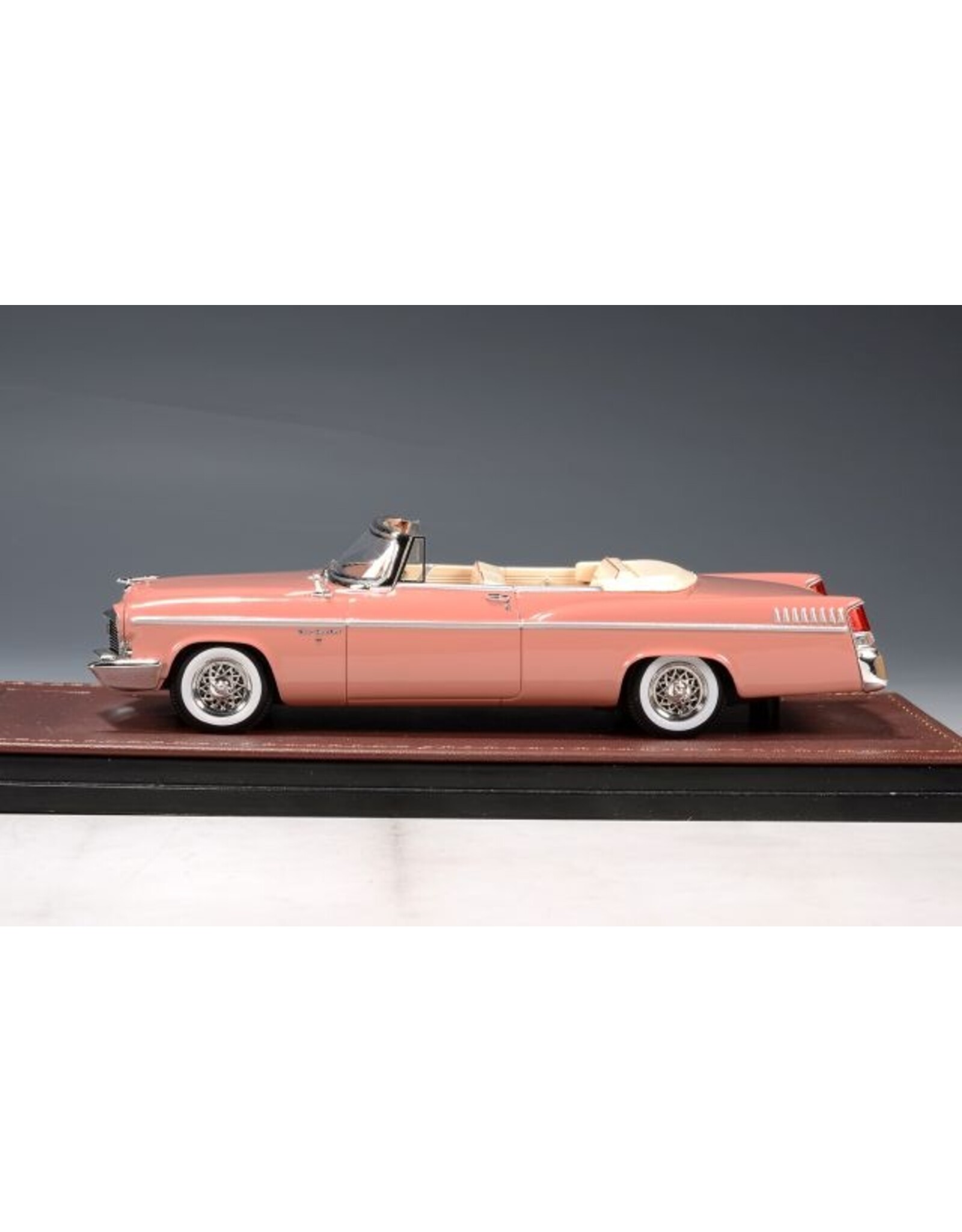 Chrysler Chrysler New Yorker(1956)convertible(Rosewood tan)