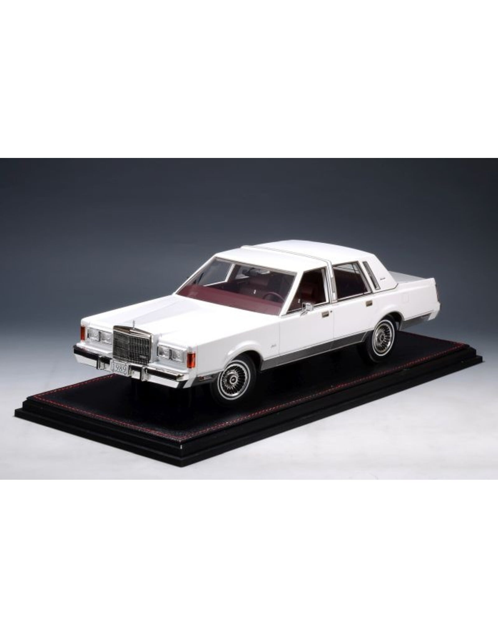 Lincoln Lincoln Town car(1989)Signature Series(Arctic white)