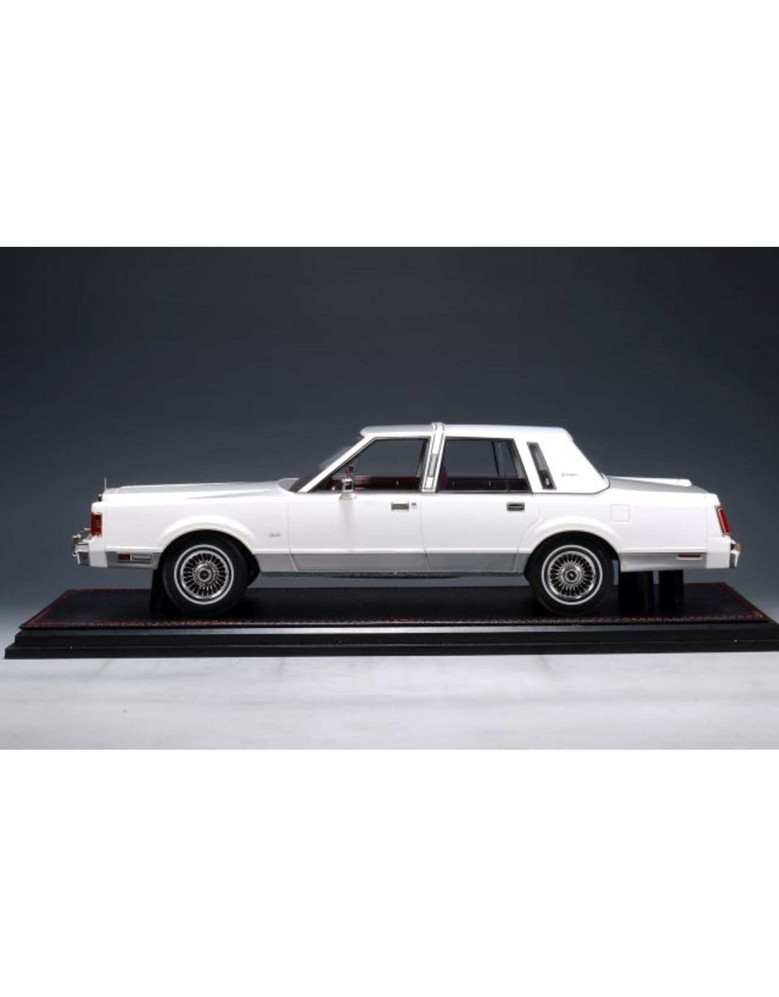 Lincoln Lincoln Town car(1989)Signature Series(Arctic white)