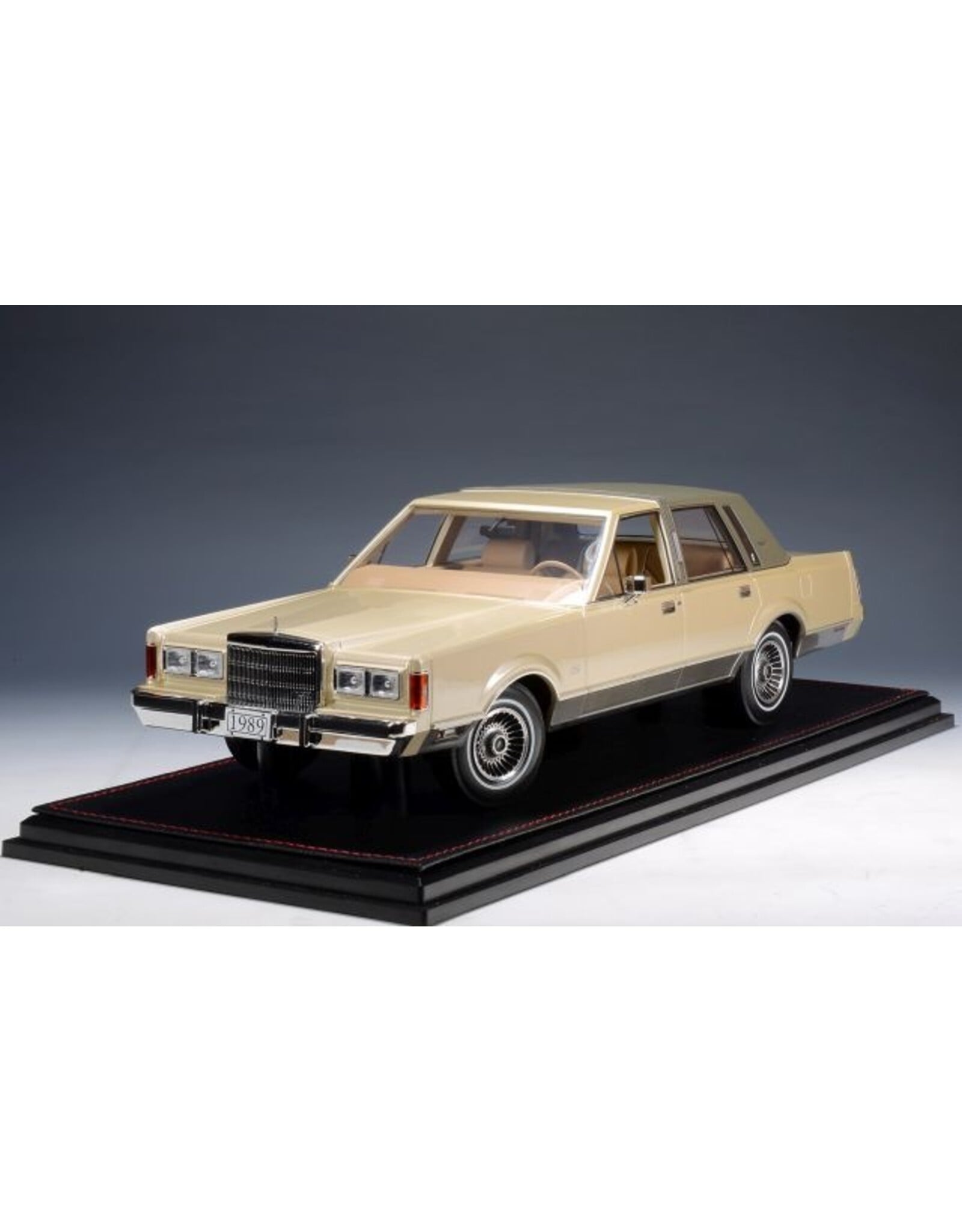 Lincoln Lincoln Town car(1989)Signature Series(Sandstone clearcoat metallic)