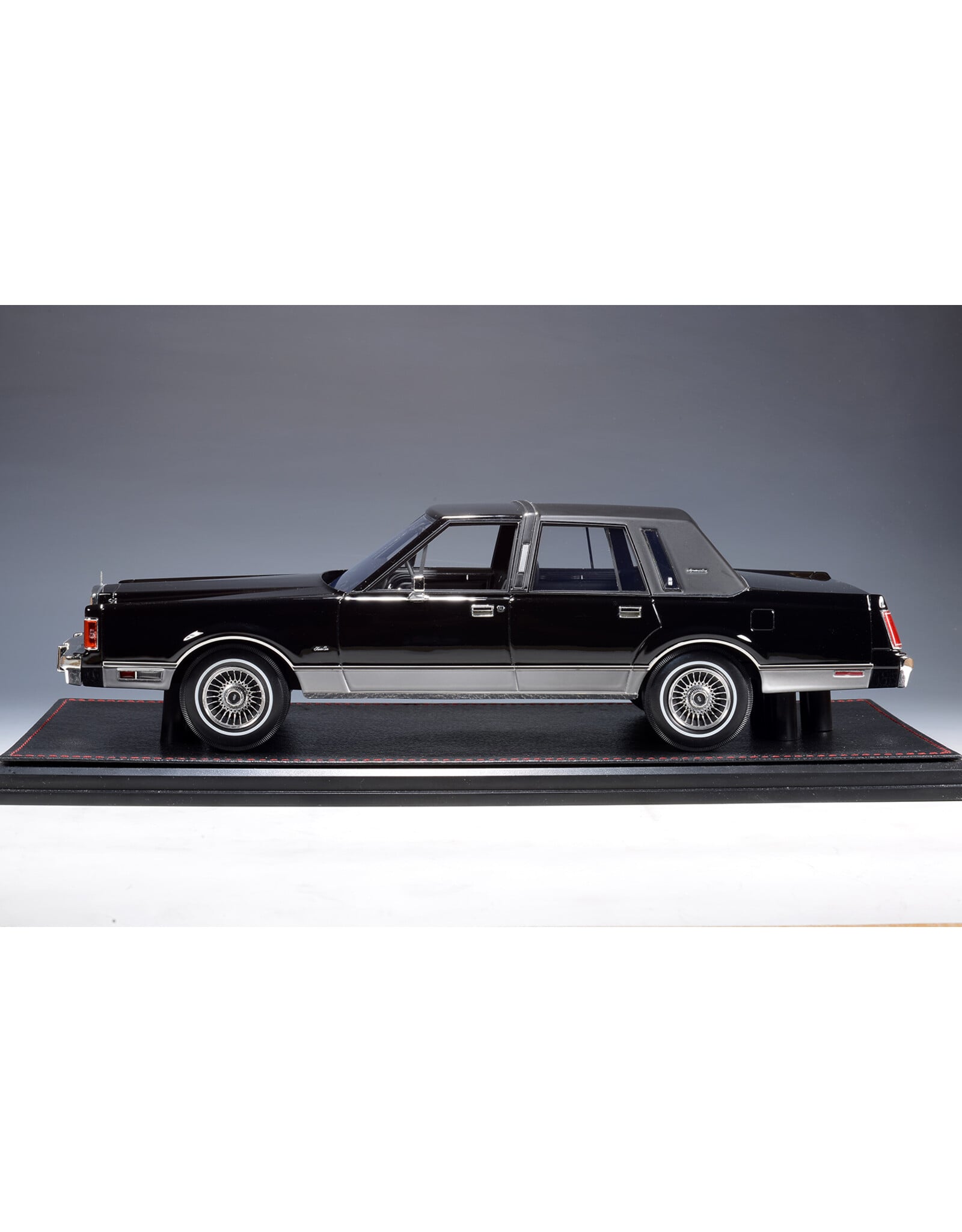 Lincoln Lincoln Town car(1989)Signature Series(black)