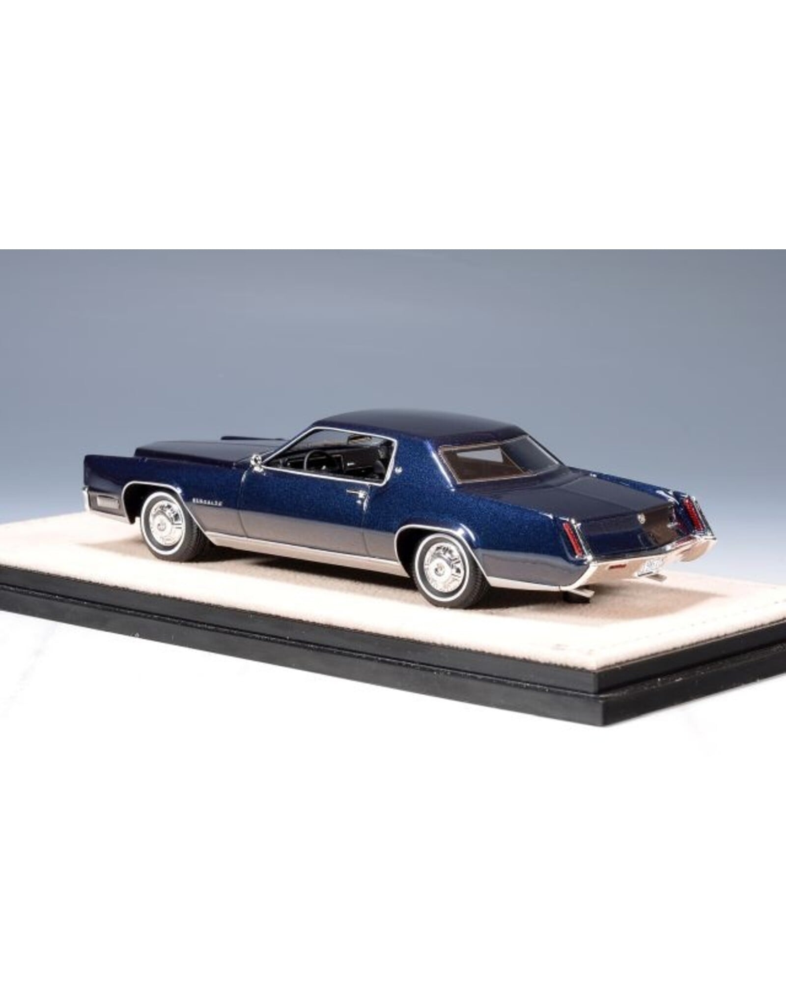 Cadillac(General Motors) Cadillac Fleetwood Eldorado(1967)Atlantis Firemist)