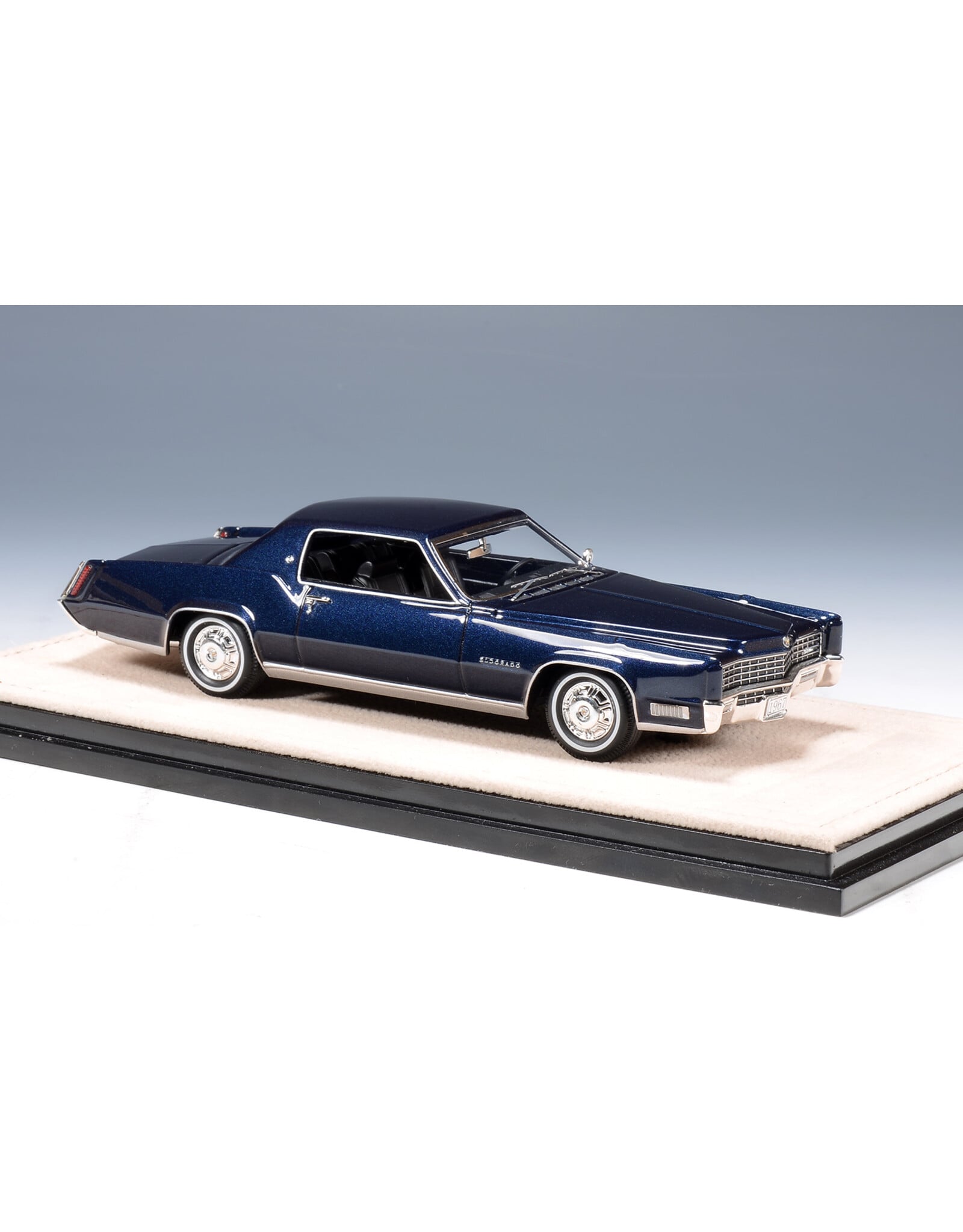 Cadillac(General Motors) Cadillac Fleetwood Eldorado(1967)Atlantis Firemist)