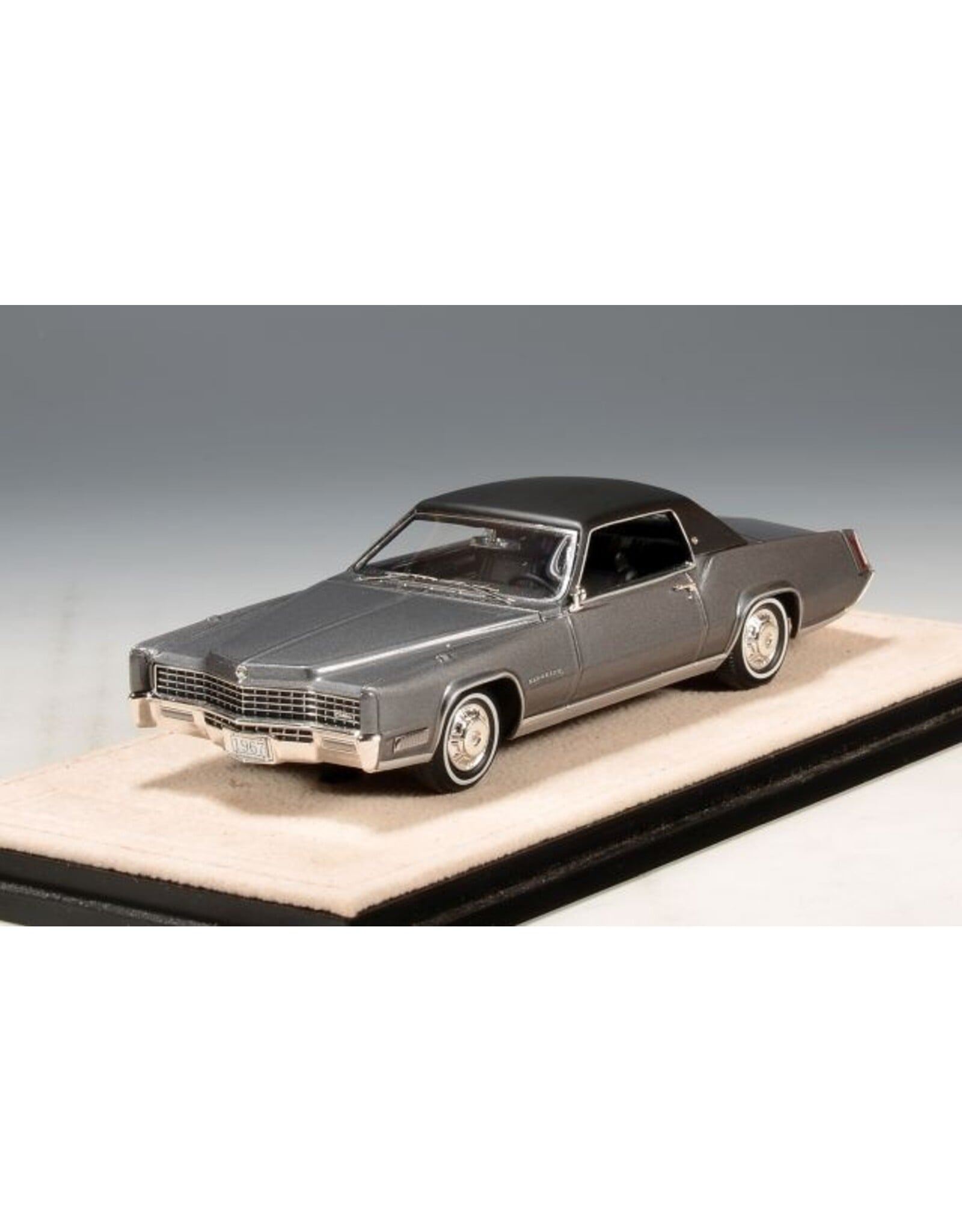 Cadillac(General Motors) Cadillac Fleetwood Eldorado(1967)Summit grey metallic/black roof