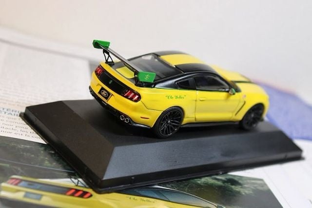 THE MUSTANG GARAGE