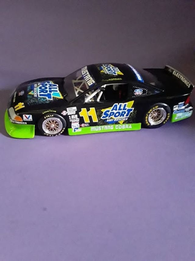 THE MUSTANG GARAGE