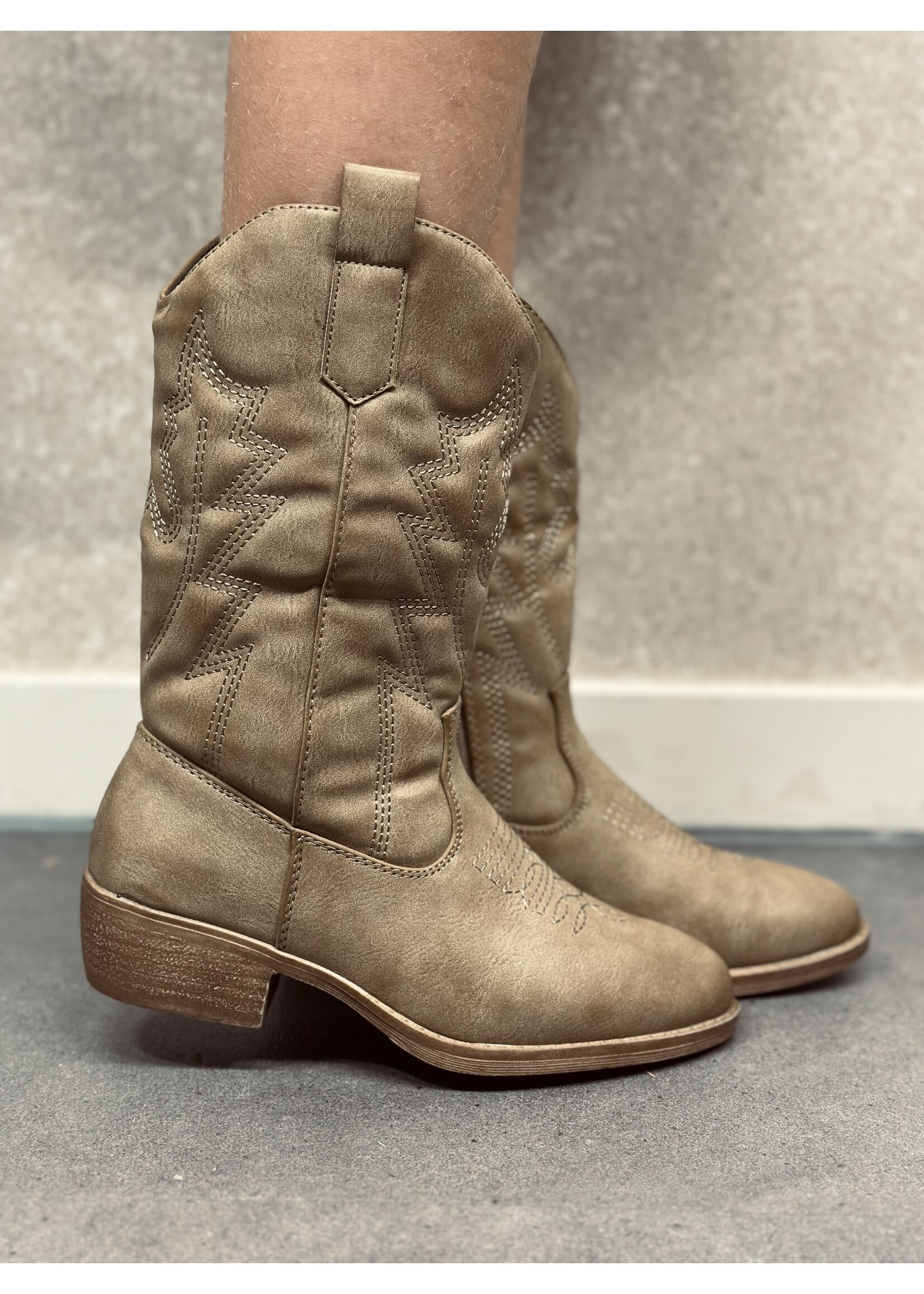 Livia high cowboy boots camel
