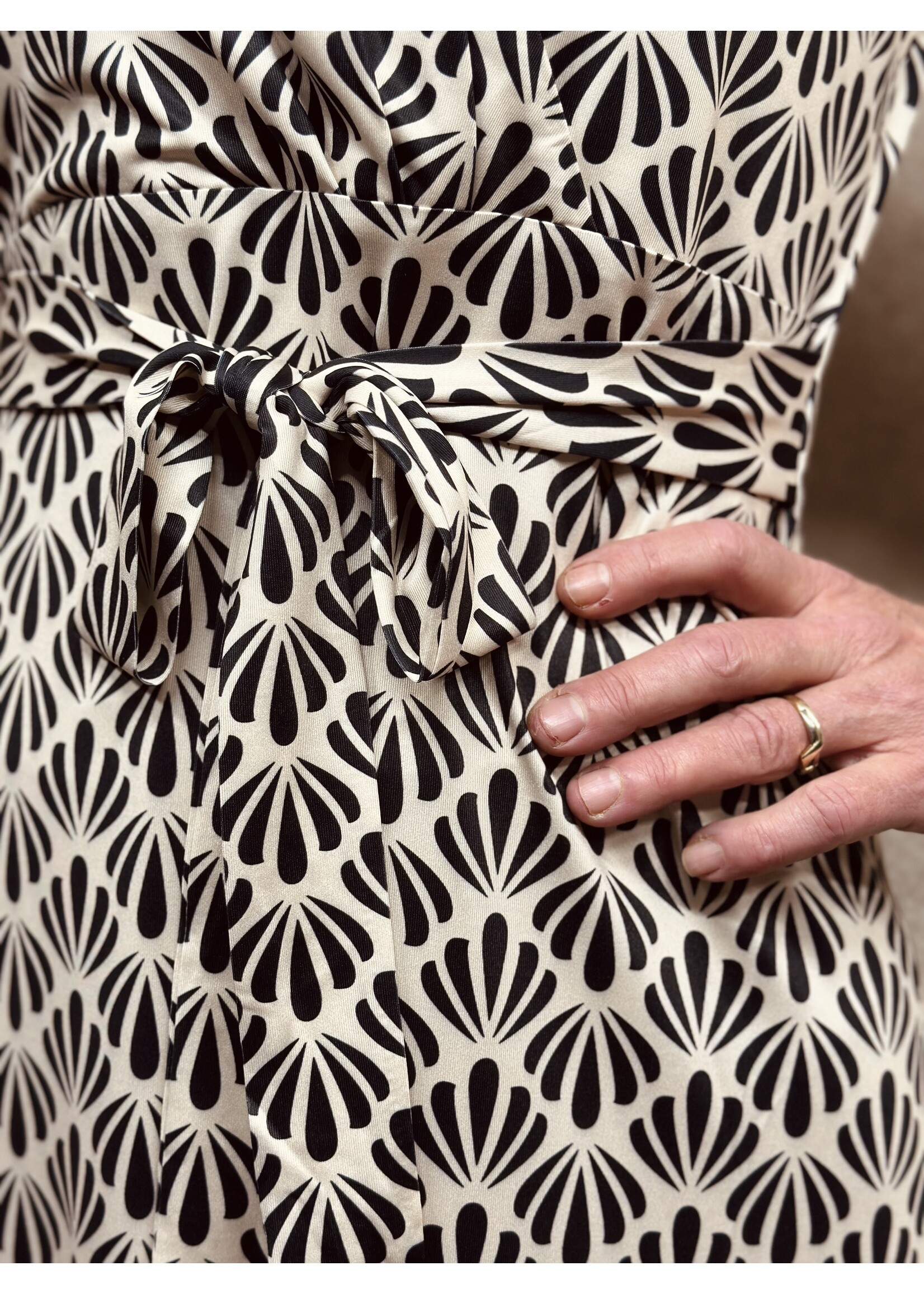 Smashed Lemon Smashed Lemon Steffie dress beige/black print