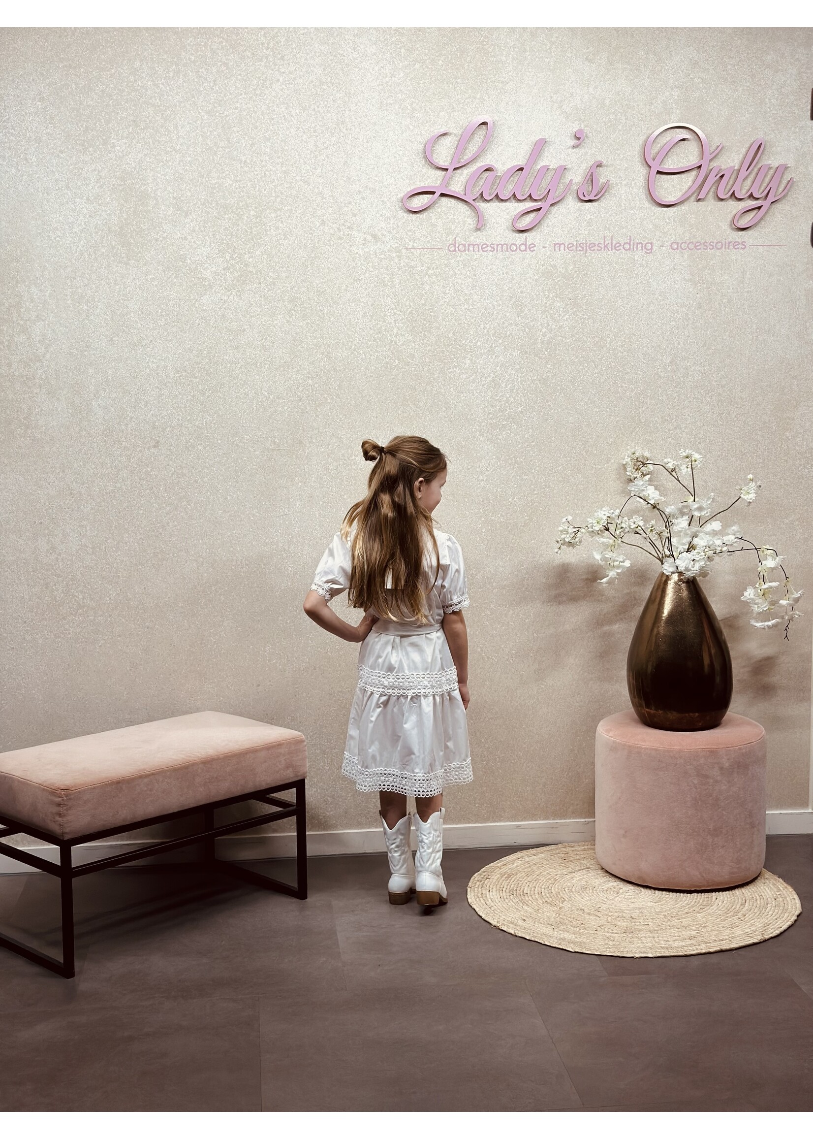 Feline broderie dress offwhite