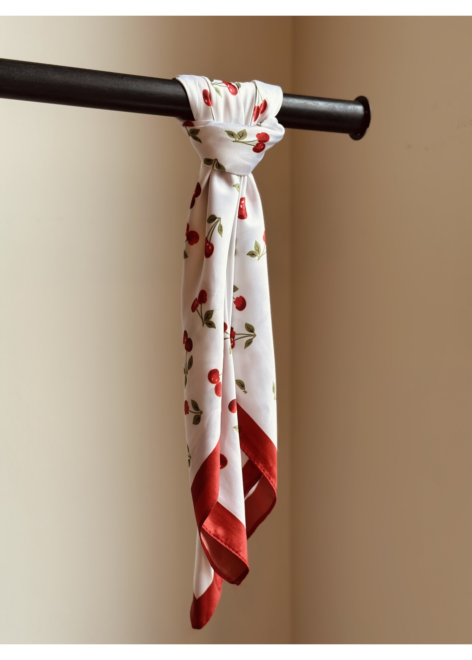 Bibi shawl cherry red print One Size