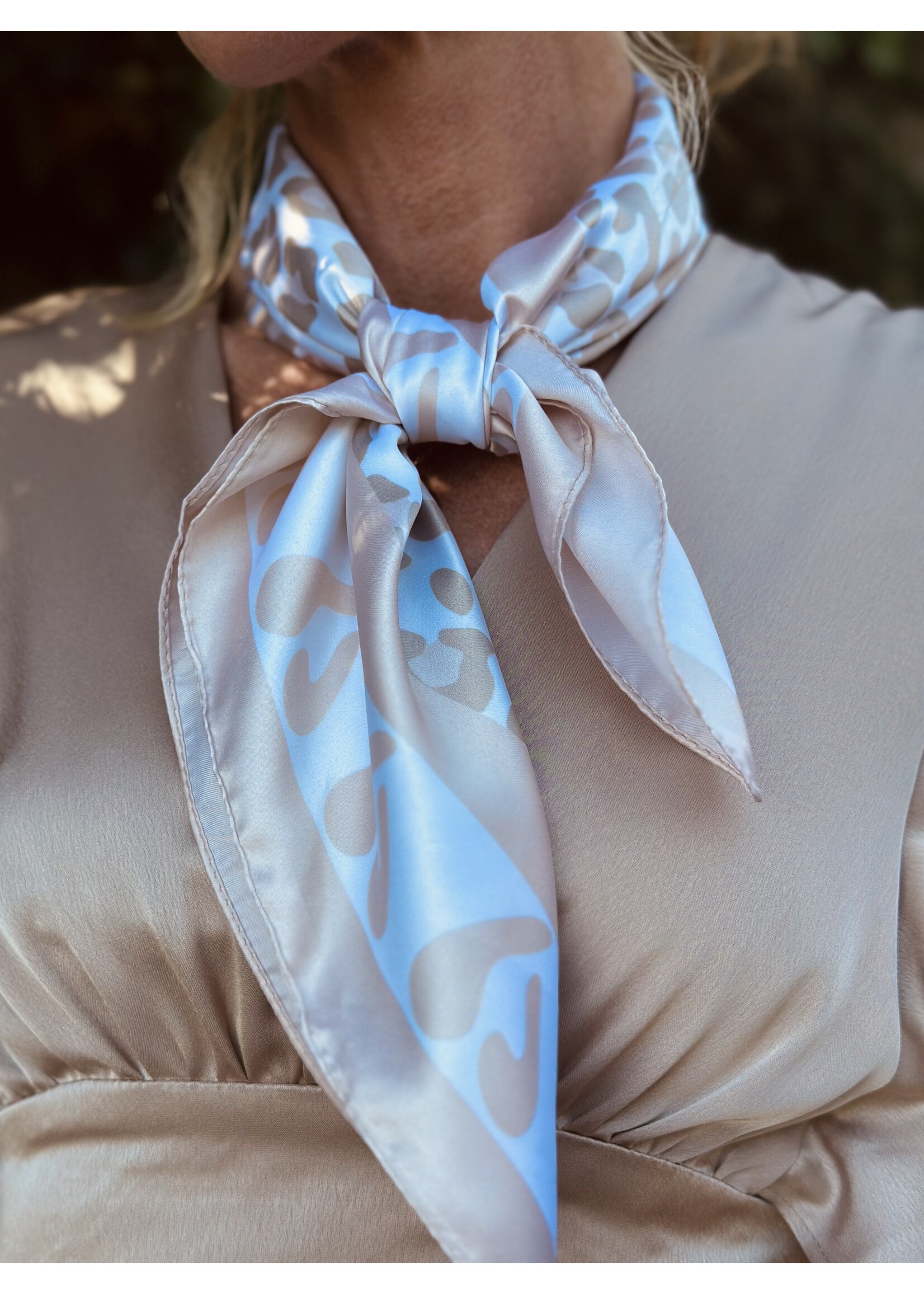 Bibi shawl beige panter print One Size