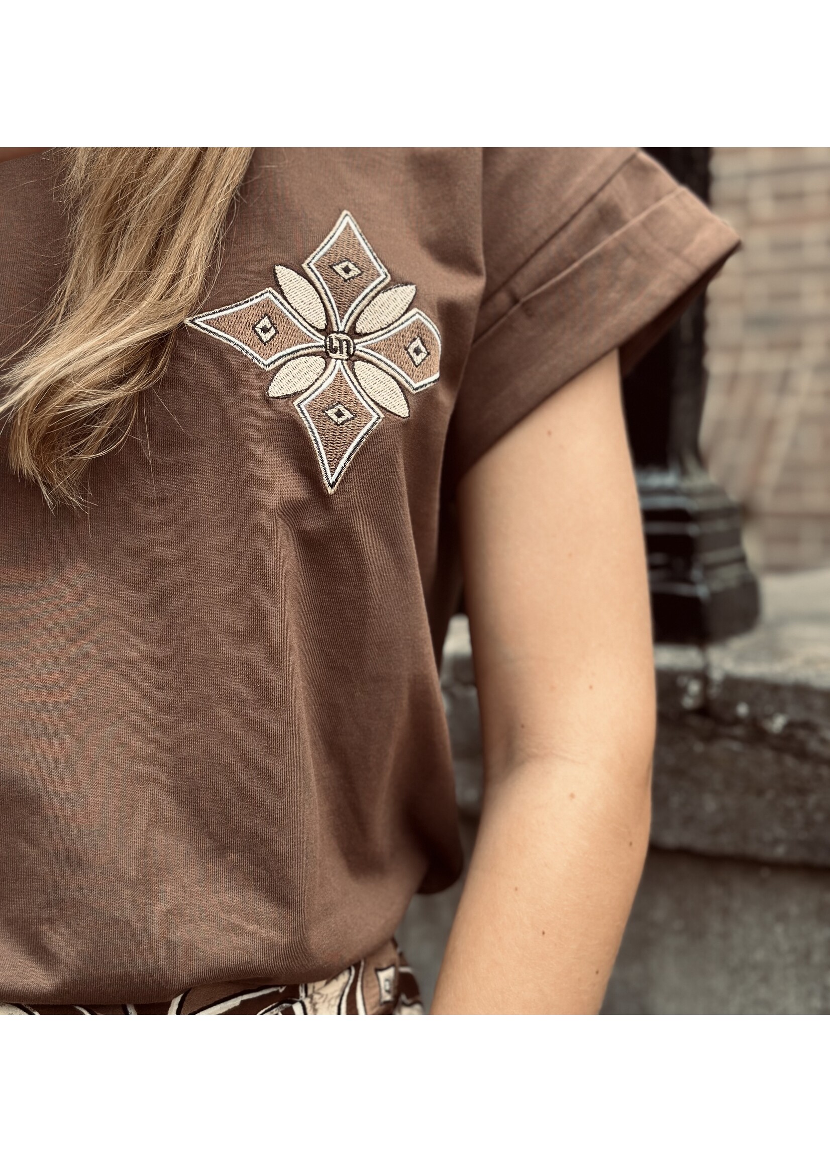 Lofty Manner Lofty Manner Maysa t-shirt brown