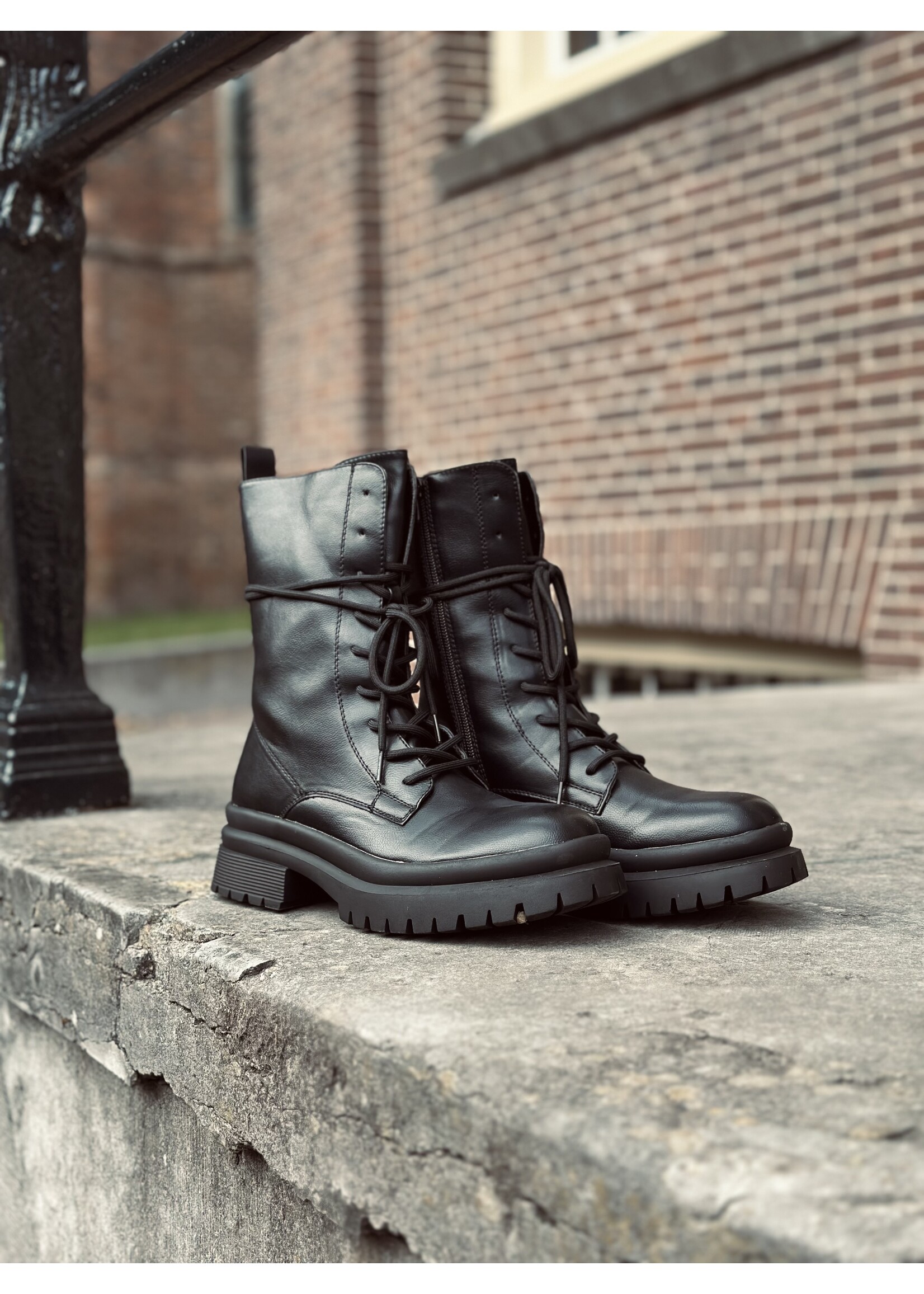 Lotte leather boots black