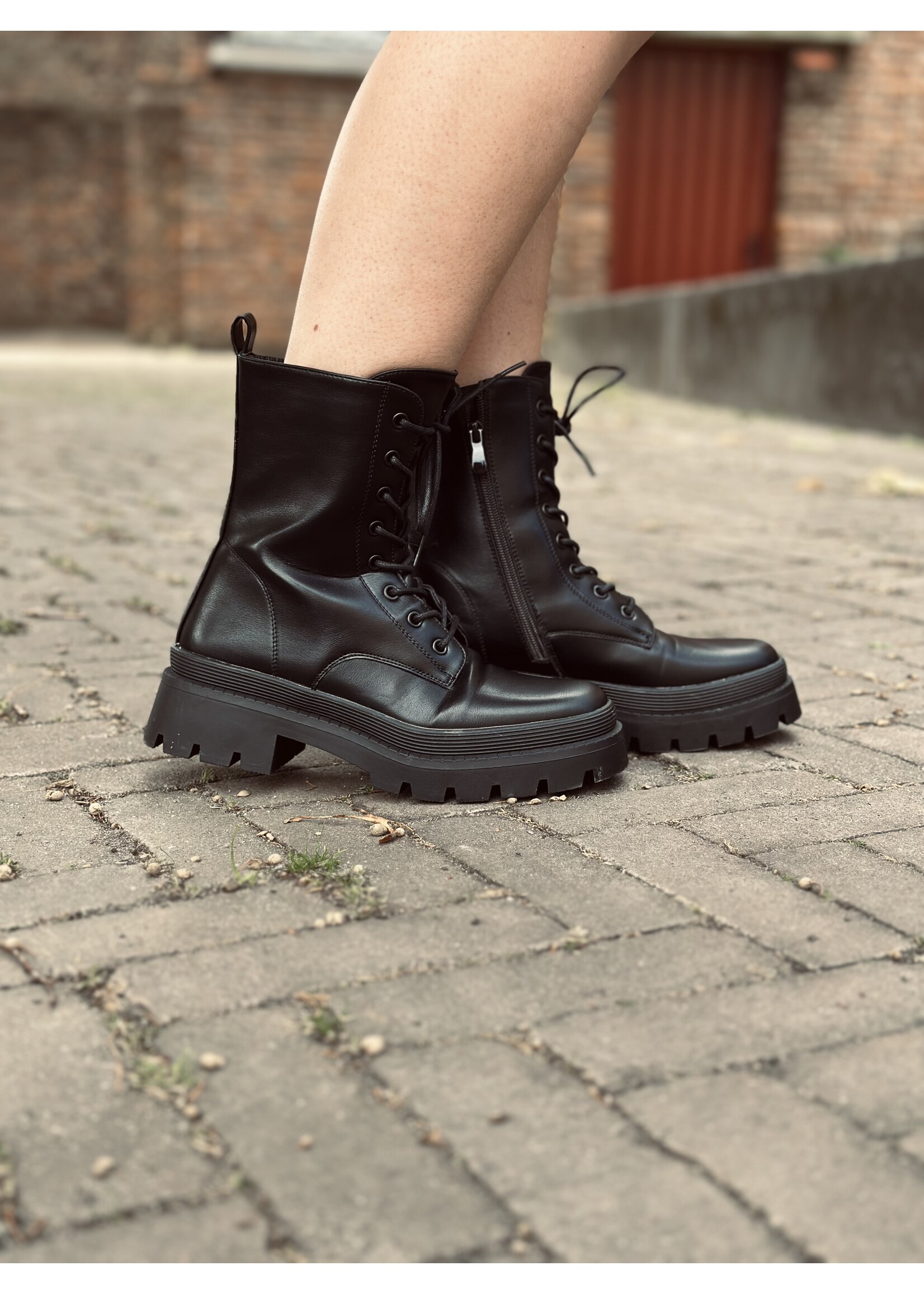 Leandra leatherlook boots black