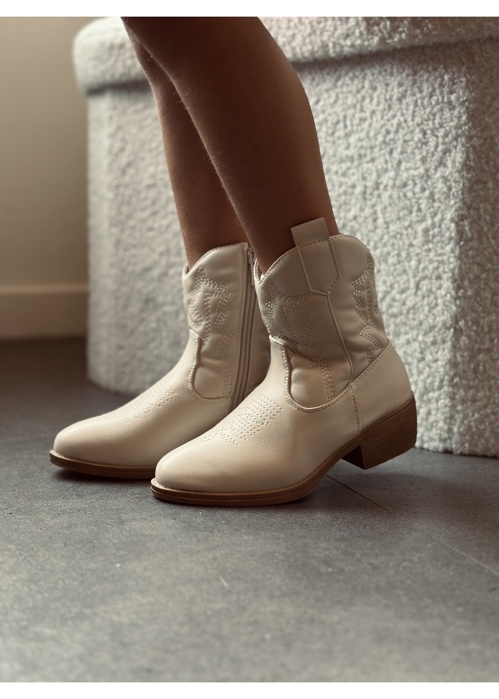 Noa short cowboy boots beige