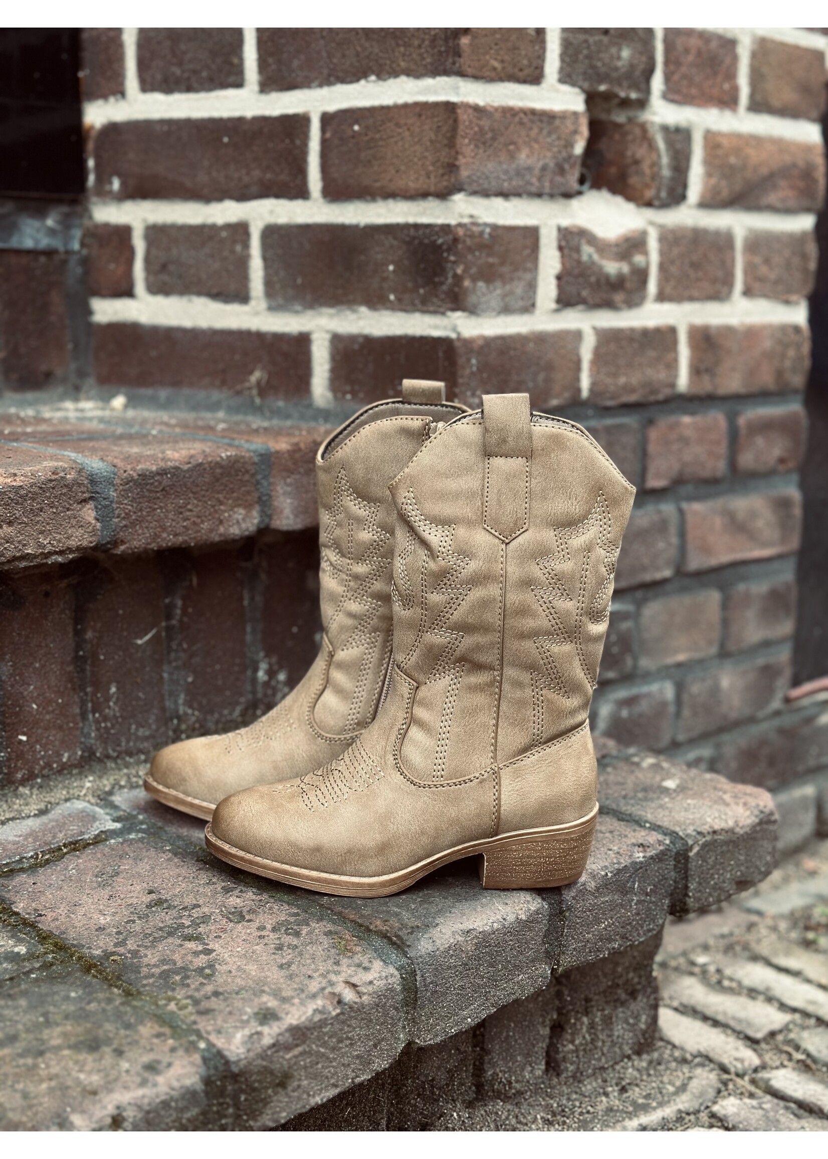 Livia high cowboy boots camel