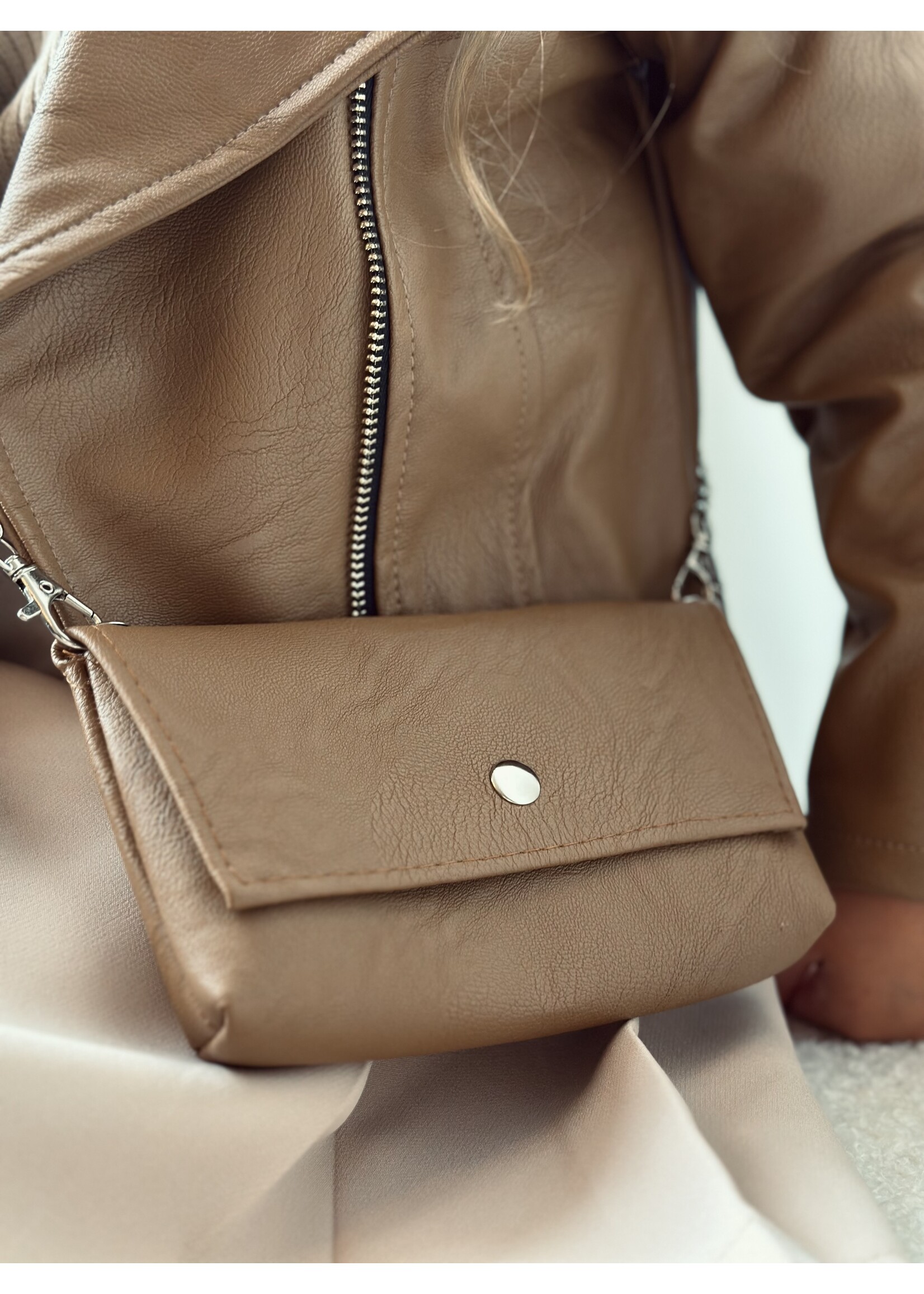 Evi leather look jacket camel