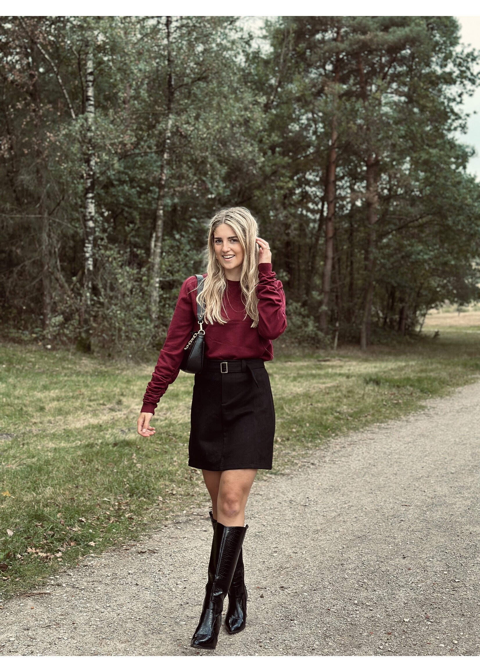 Celia suède skirt black