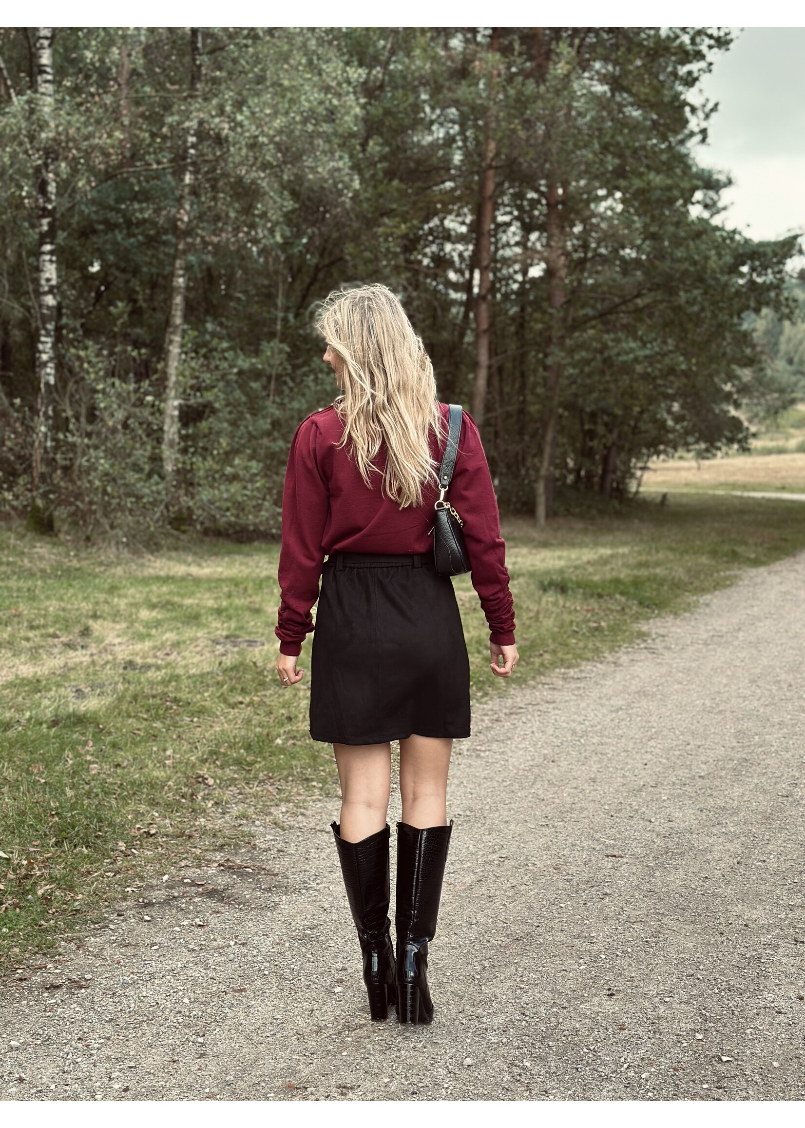 Celia suède skirt black