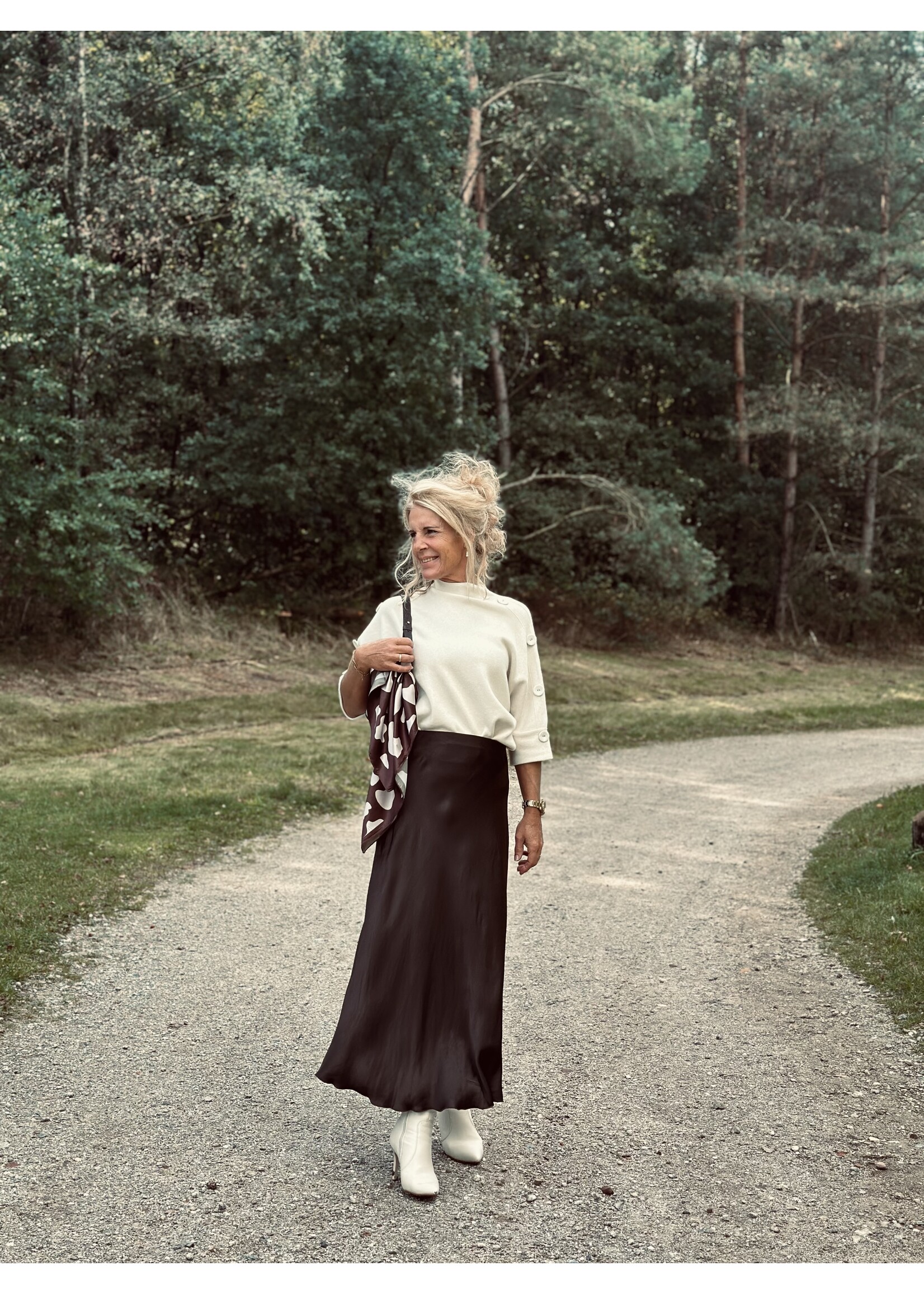 Lucie skirt satin dark brown One Size